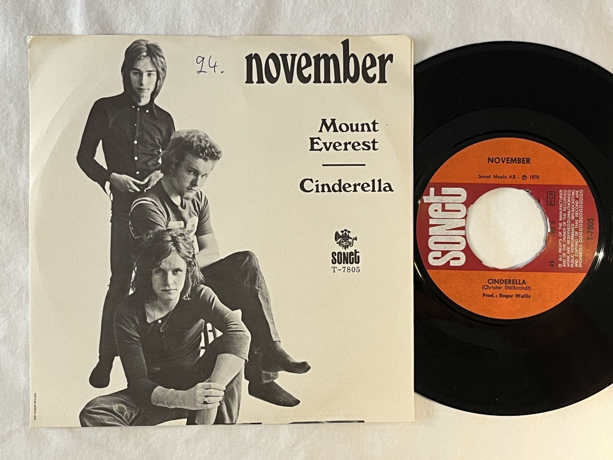 Omslagsbild för skivan NOVEMBER Mount Everest 7" -70 Swe SONET T-7805 ** Rare psych rock **