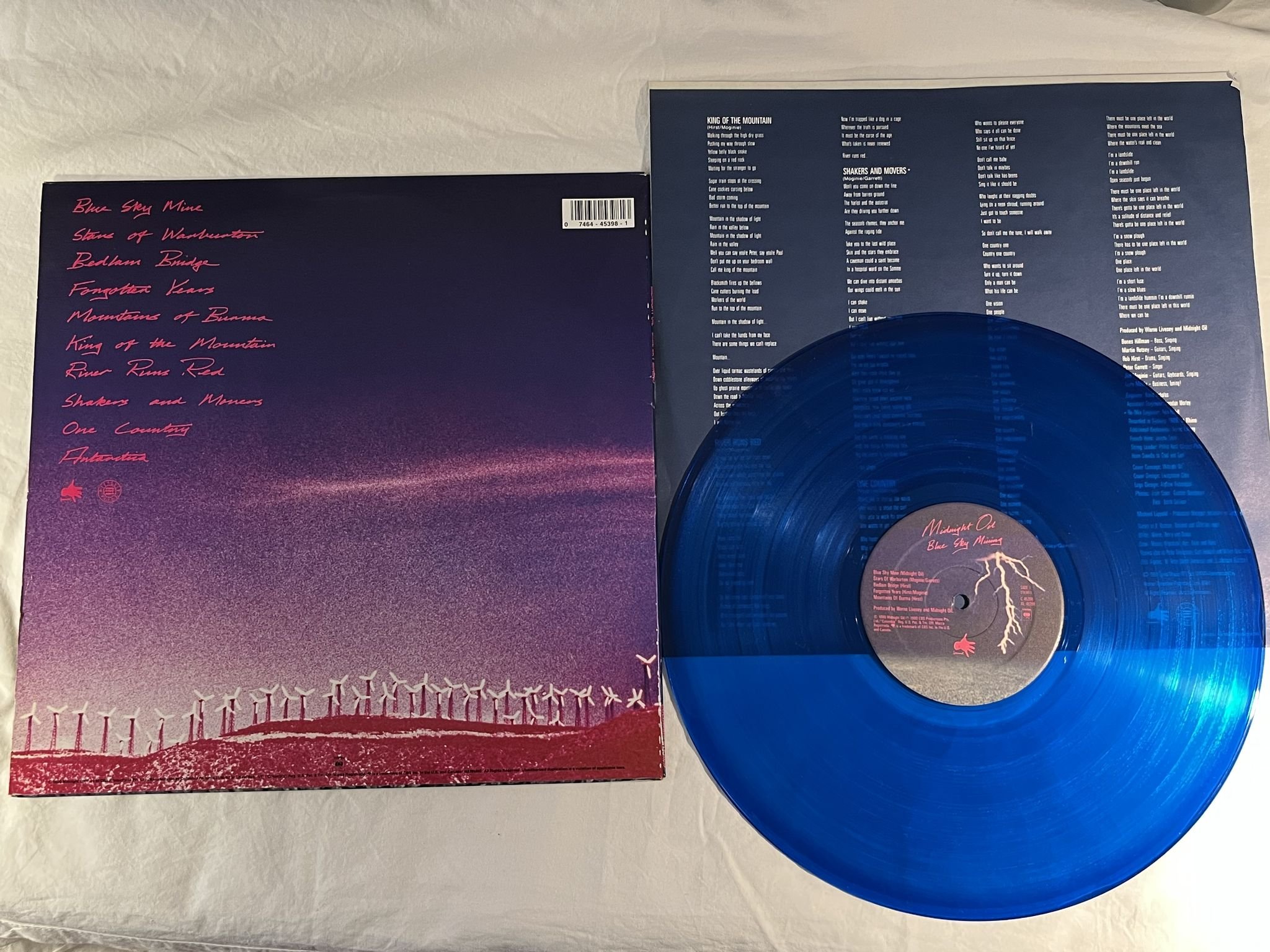 Omslagsbild för skivan MIDNIGHT OIL Blue Sky Mining LP -90 COLUMBIA CRC 45398 *** BLUE VINYL ***