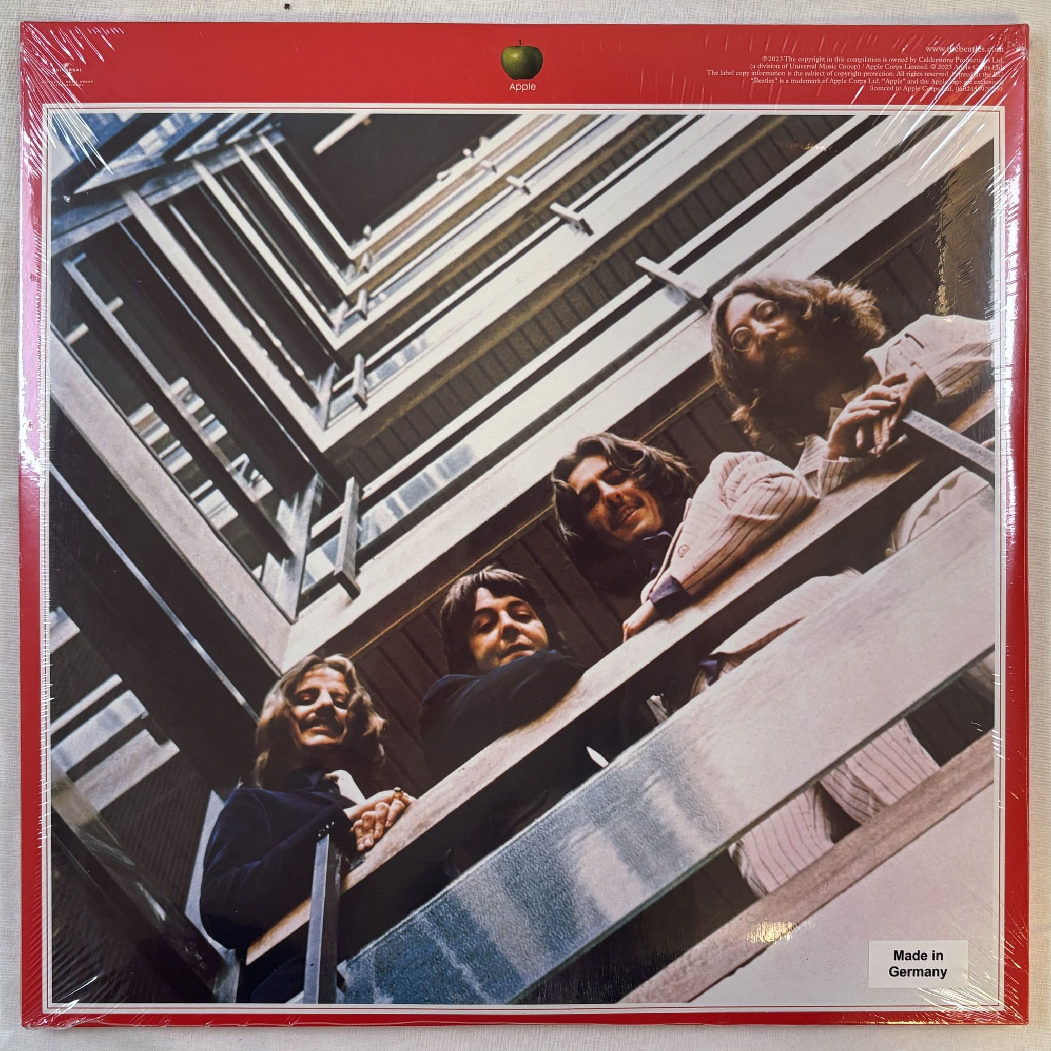 Omslagsbild för skivan THE BEATLES 1962-1966 3xLP- 2023 Apple Records – 0602455920539