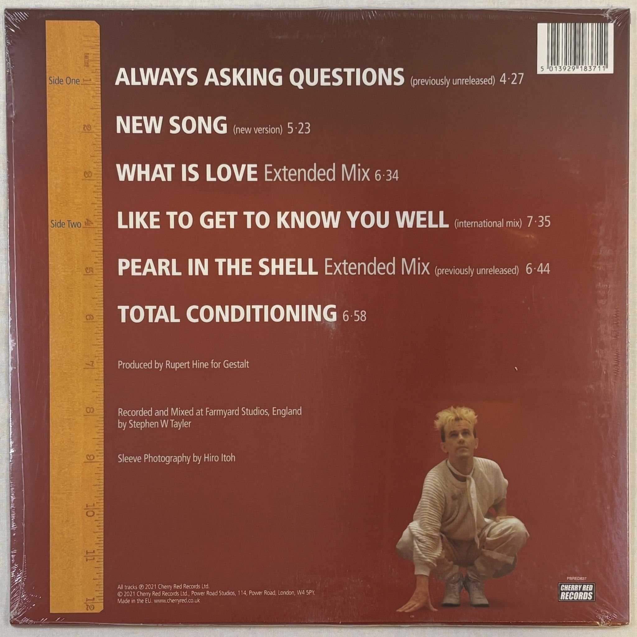 Omslagsbild för skivan HOWARD JONES The 12" Album LP- 2021 Cherry Red – PBRED837