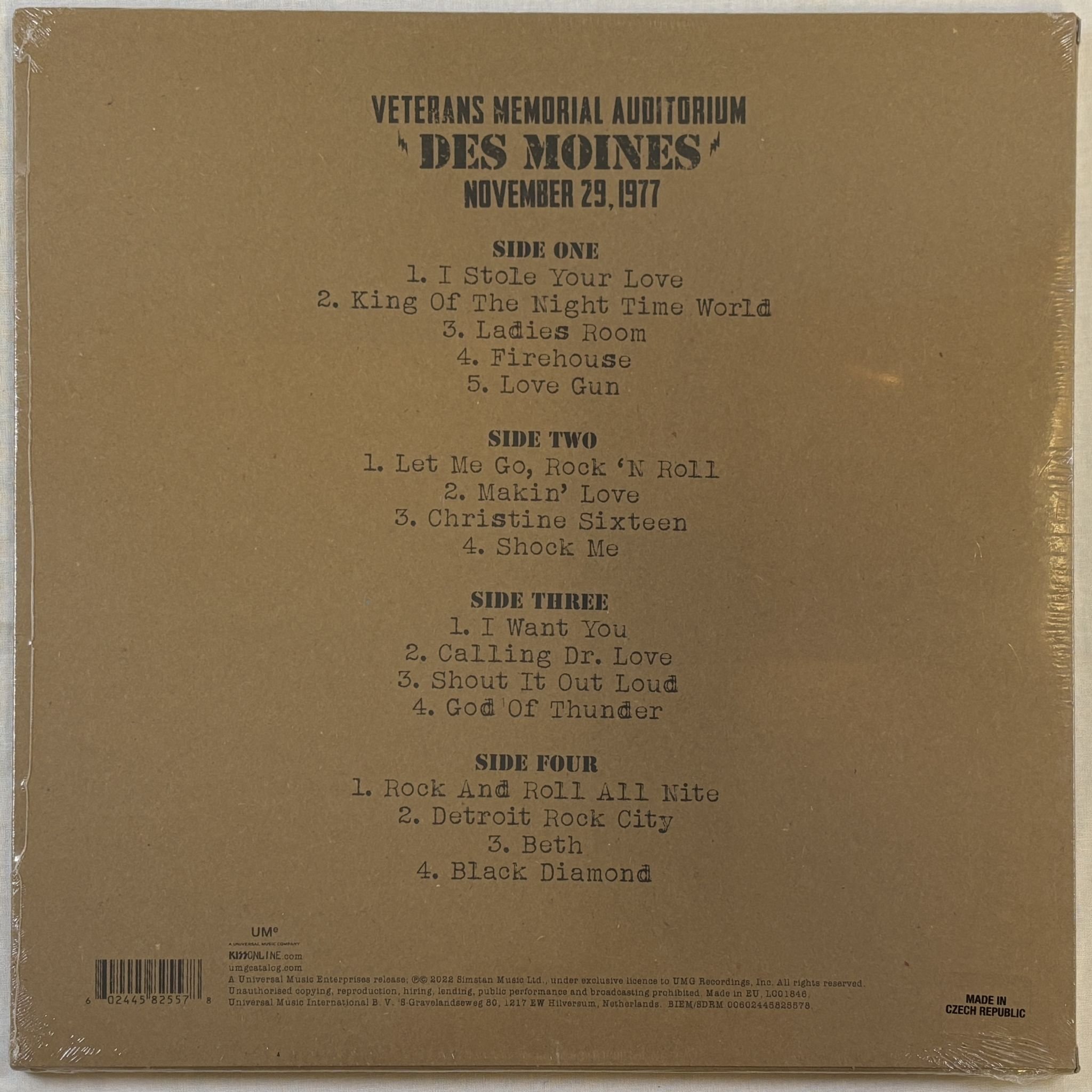 Omslagsbild för skivan KISS Off The Soundbo.. 2xLP- 2022 UMe – 00602445825578