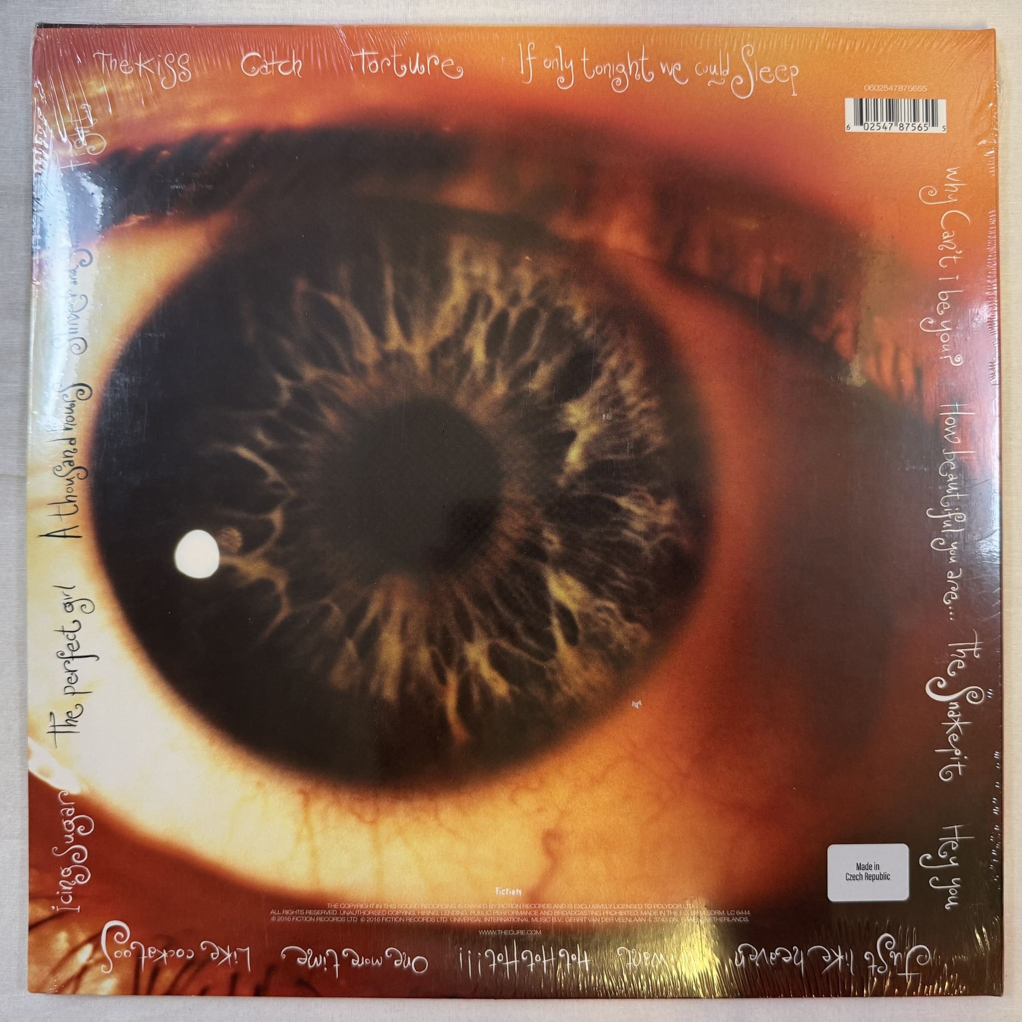 Omslagsbild för skivan THE CURE kiss me kiss me kiss me LP Fiction Records – 0602547875655