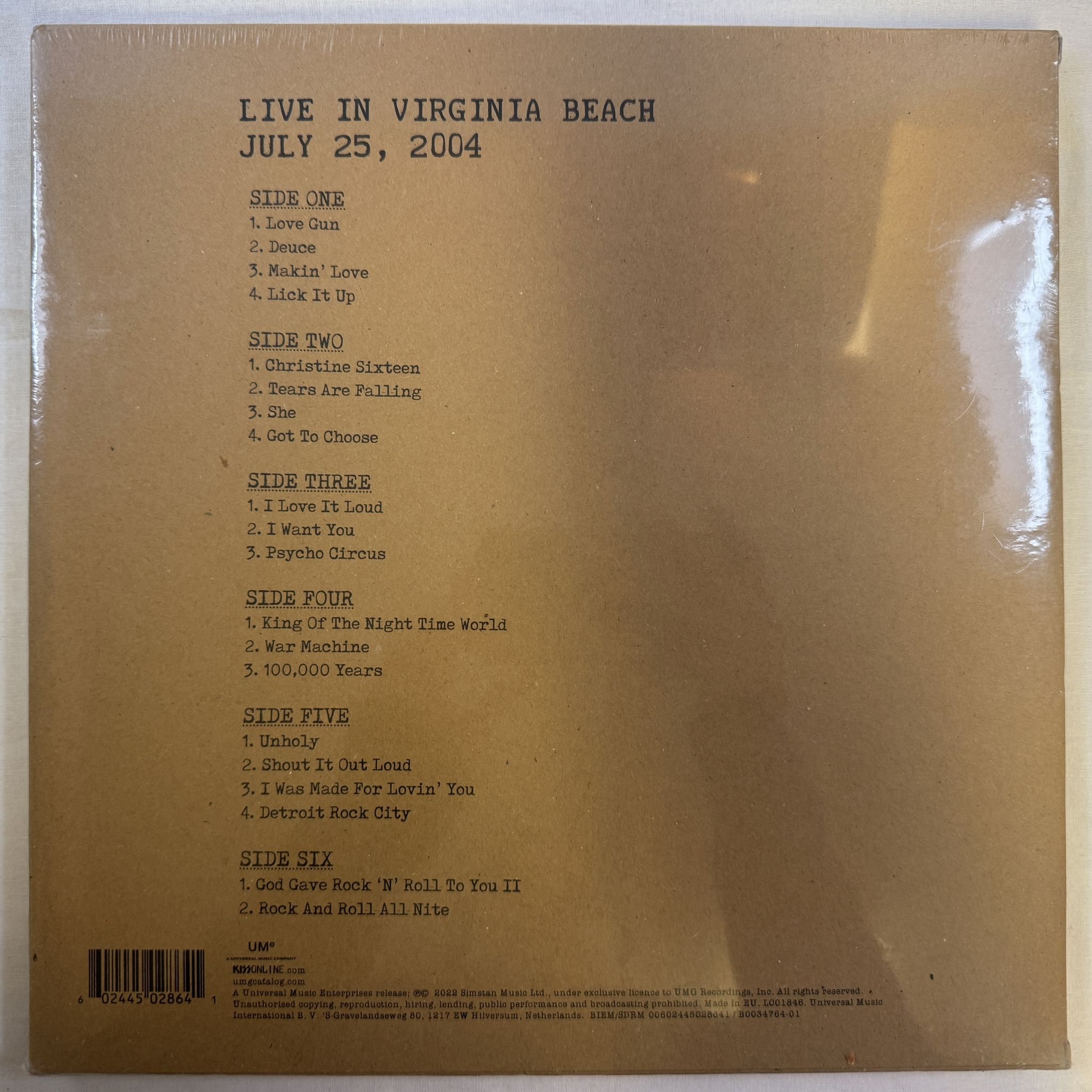 Omslagsbild för skivan KISS off the soundboard live in Virginia Beach LP-BOX -2022 B0034764-0