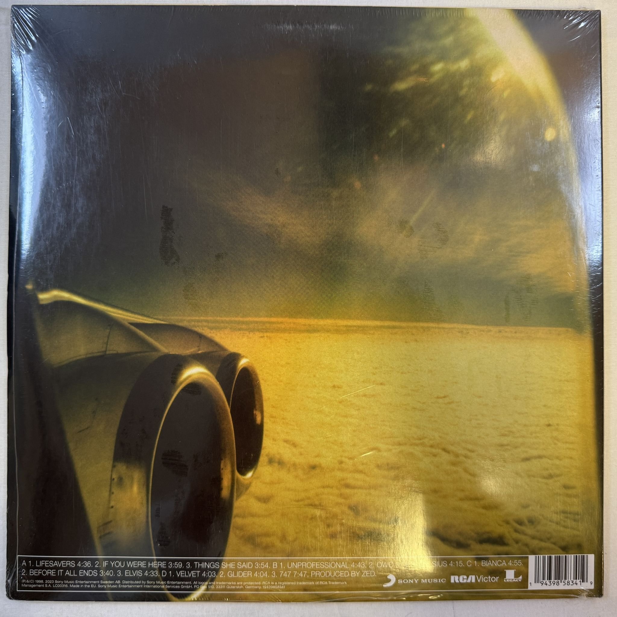 Omslagsbild för skivan KENT isola LP -2023 Legacy – 19439858341