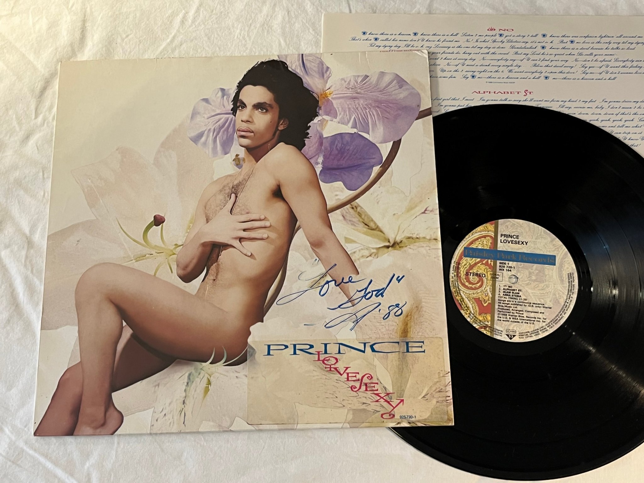 Omslagsbild för skivan PRINCE lovesexy LP -88 Ger PAISLEY PARK 925720-1 *** SIGNERAD PÅ NK -88 ***