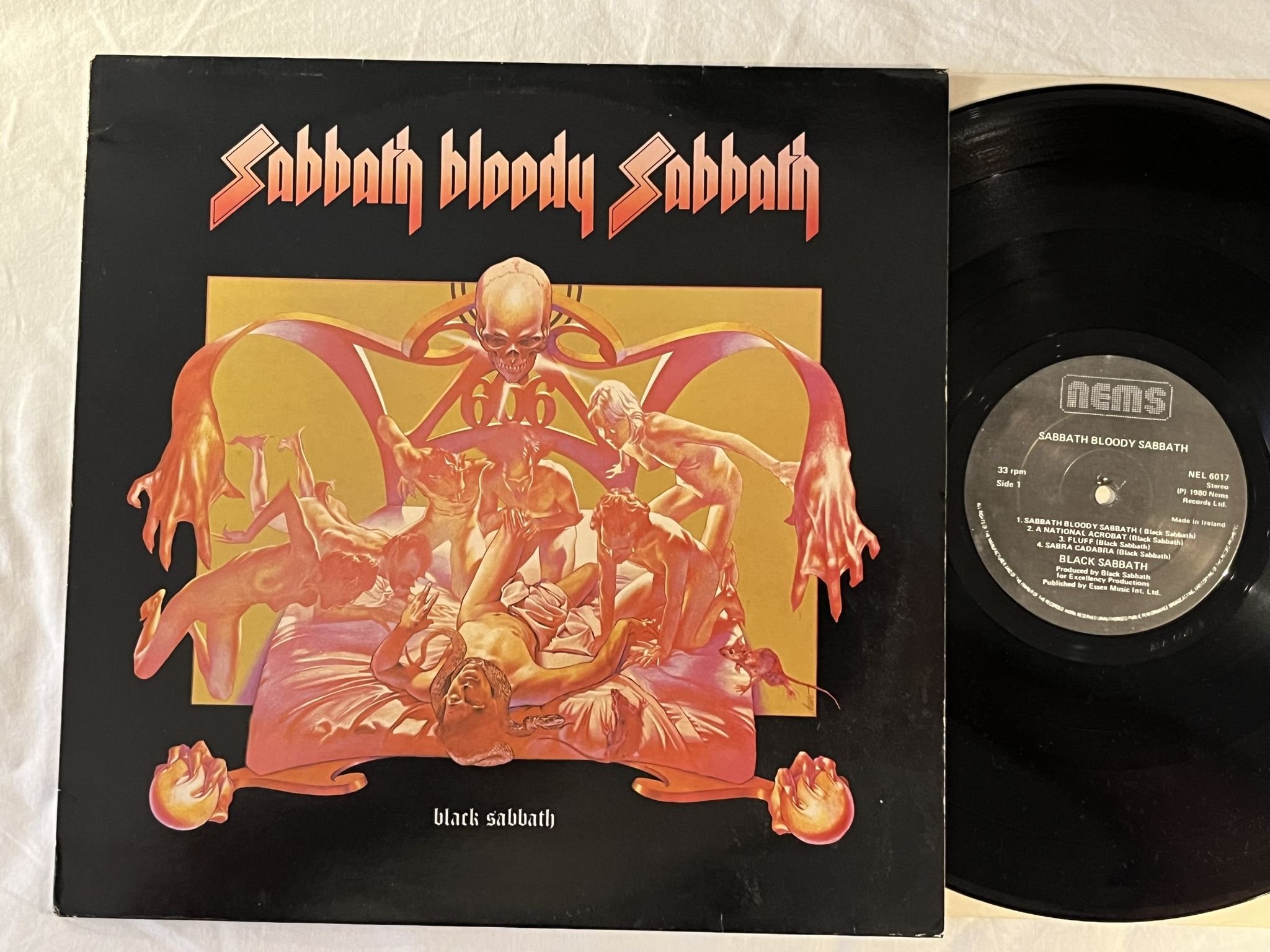 Omslagsbild för skivan BLACK SABBATH bloody Sabbath LP -80 Ireland NEMS NEL 6017