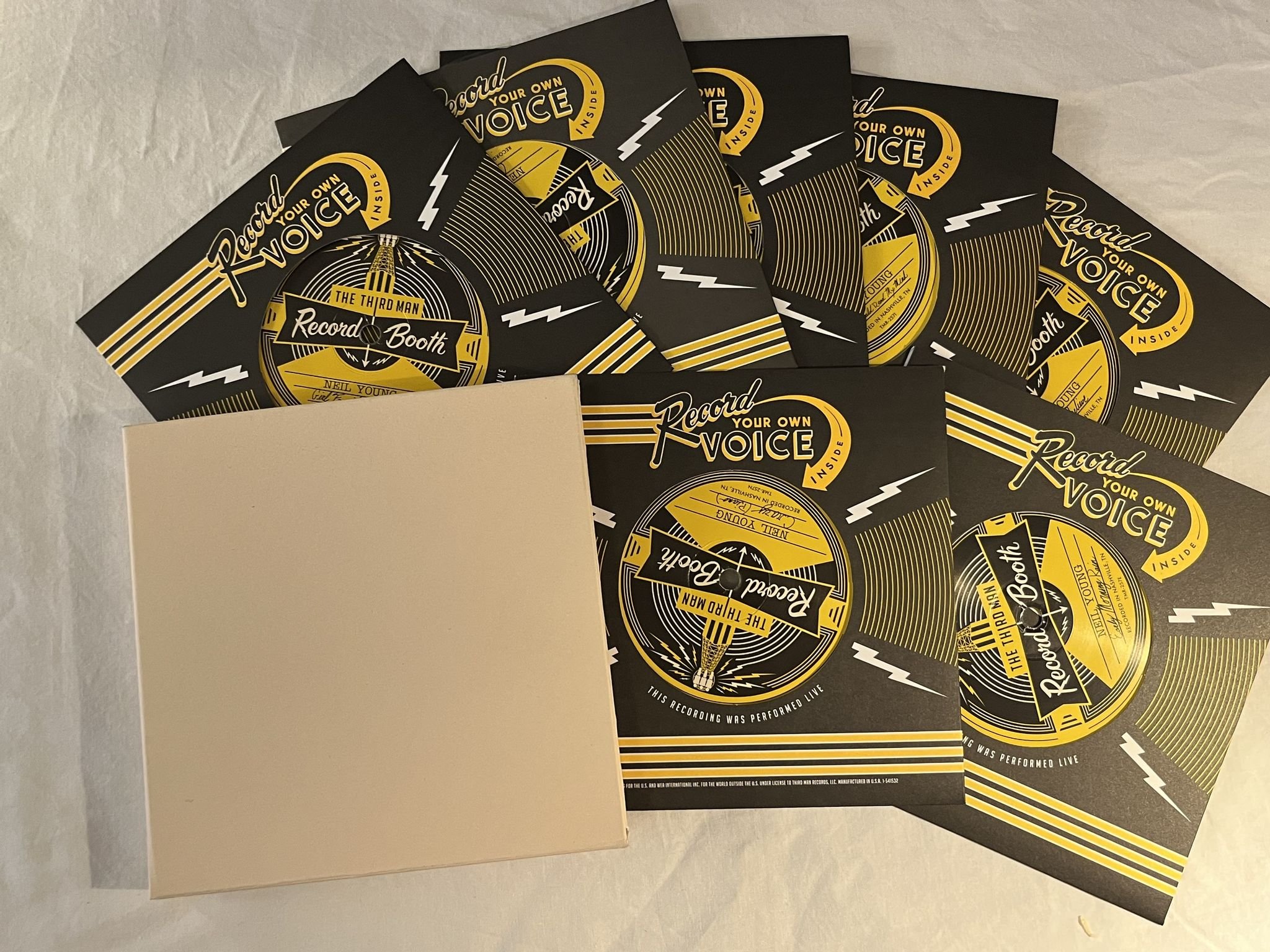 Omslagsbild för skivan NEIL YOUNG A Letter Home BOX SET 2014 REPRISE 1-541532