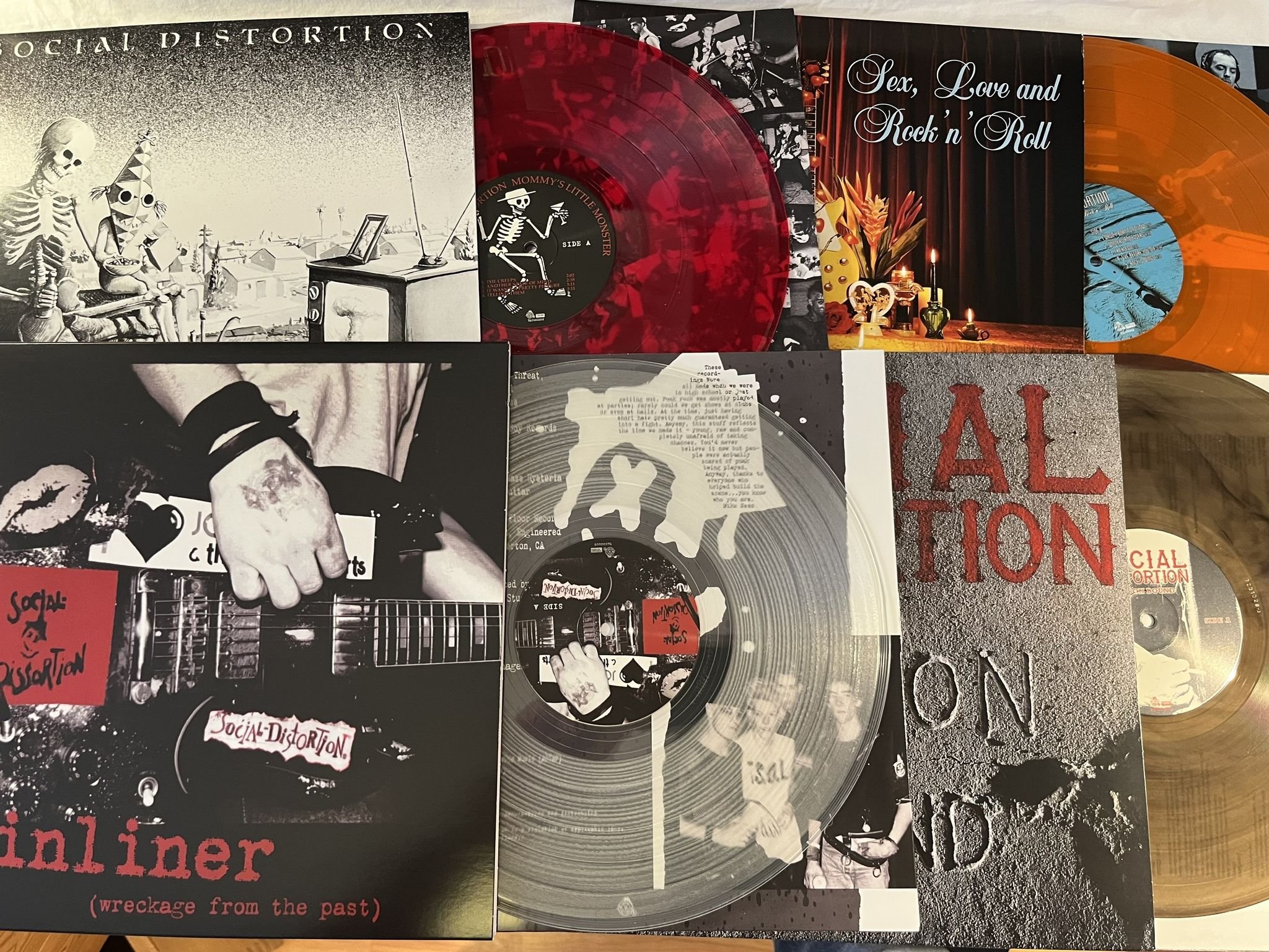 Omslagsbild för skivan SOCIAL DISTORTION The Independent Years: 1983-2004 4xLP BOX 2016 BMC-39641-1