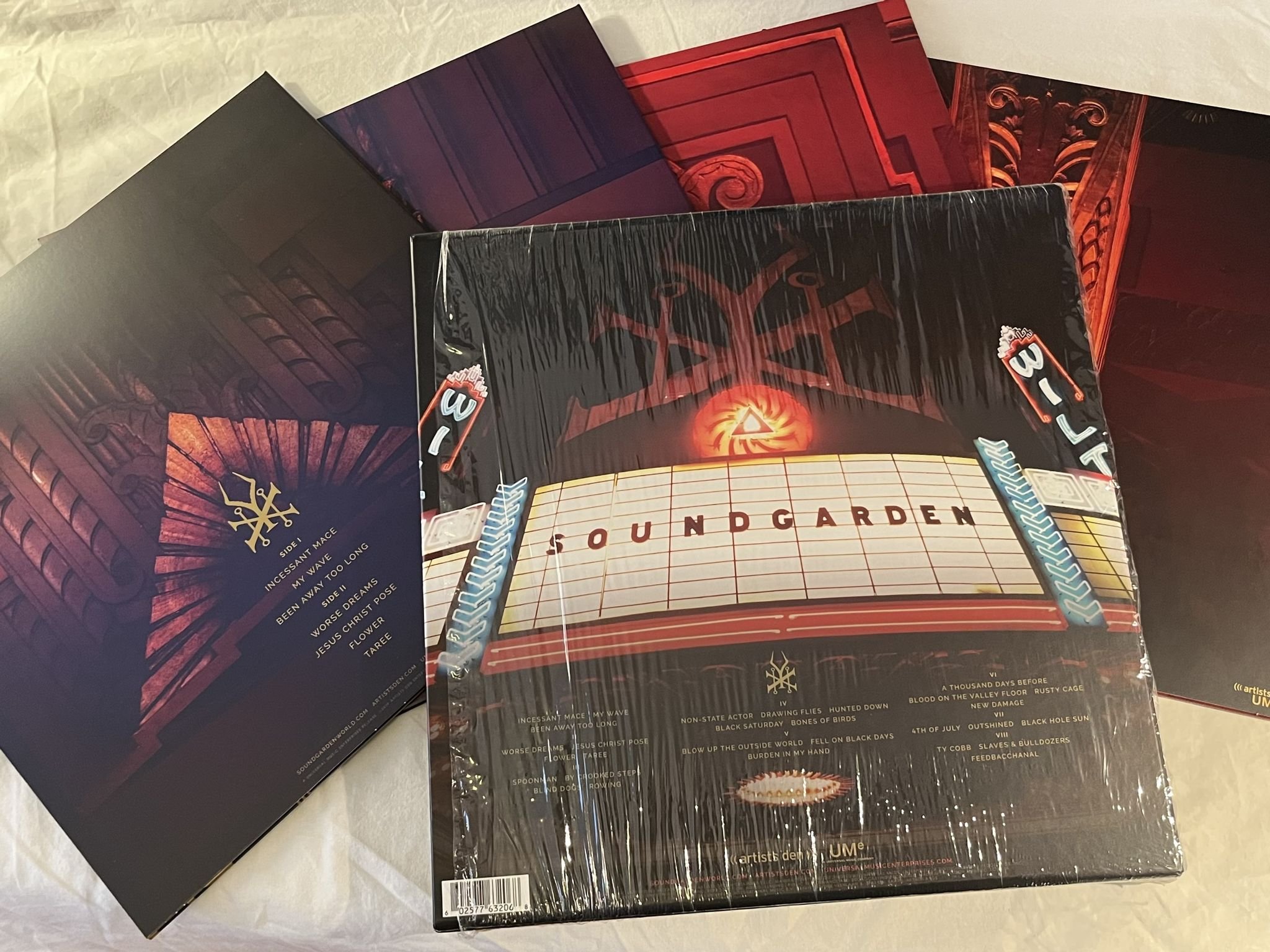 Omslagsbild för skivan SOUNDGARDEN Live From The Artists Den 4xLP BOX 2019 UNIVERSAL 00602577632068