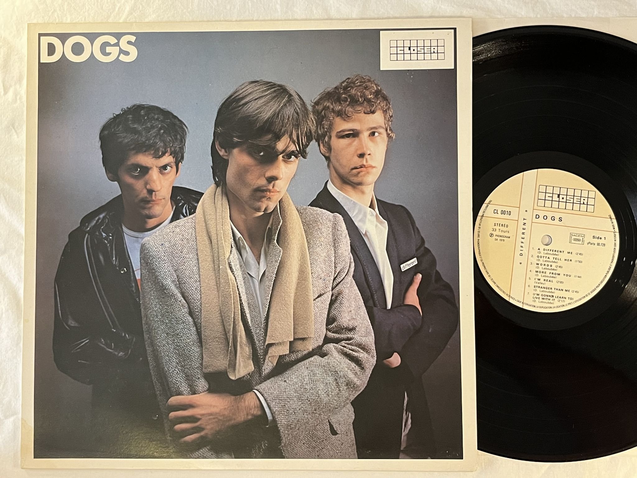 Omslagsbild för skivan DOGS Different LP -79/84 Fra CLOSER CL 0010