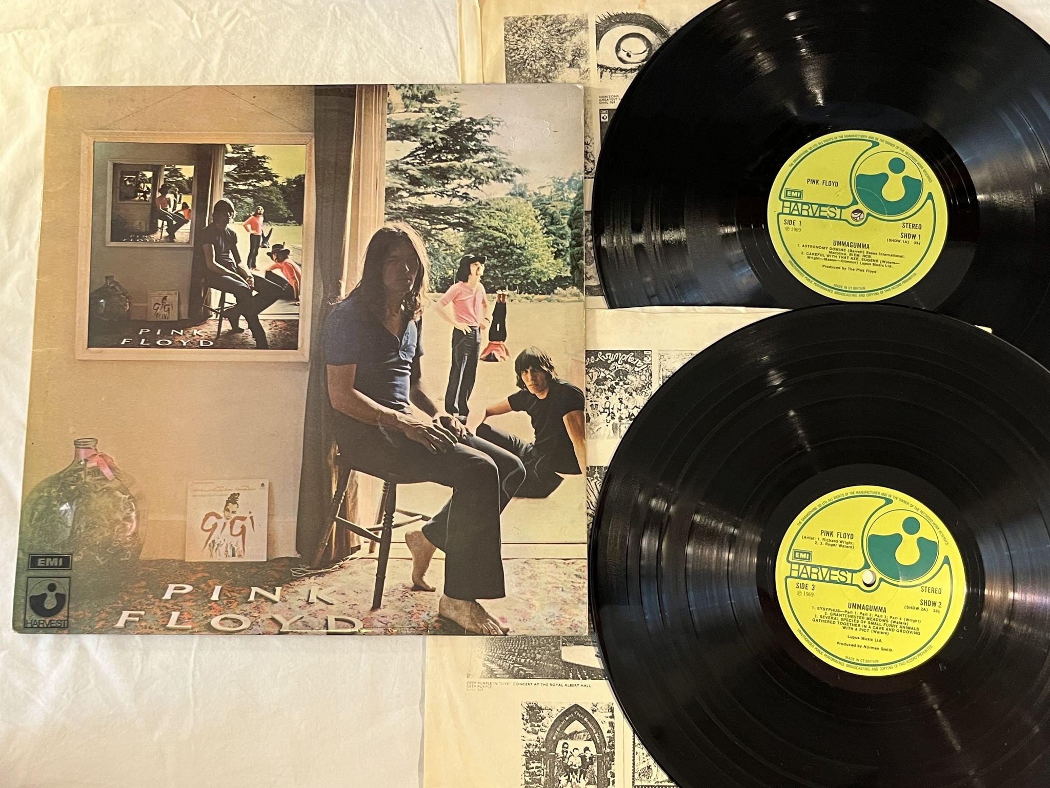 Omslagsbild för skivan PINK FLOYD ummagumma 2xLP -71 UK HARVEST SHDW 1/2