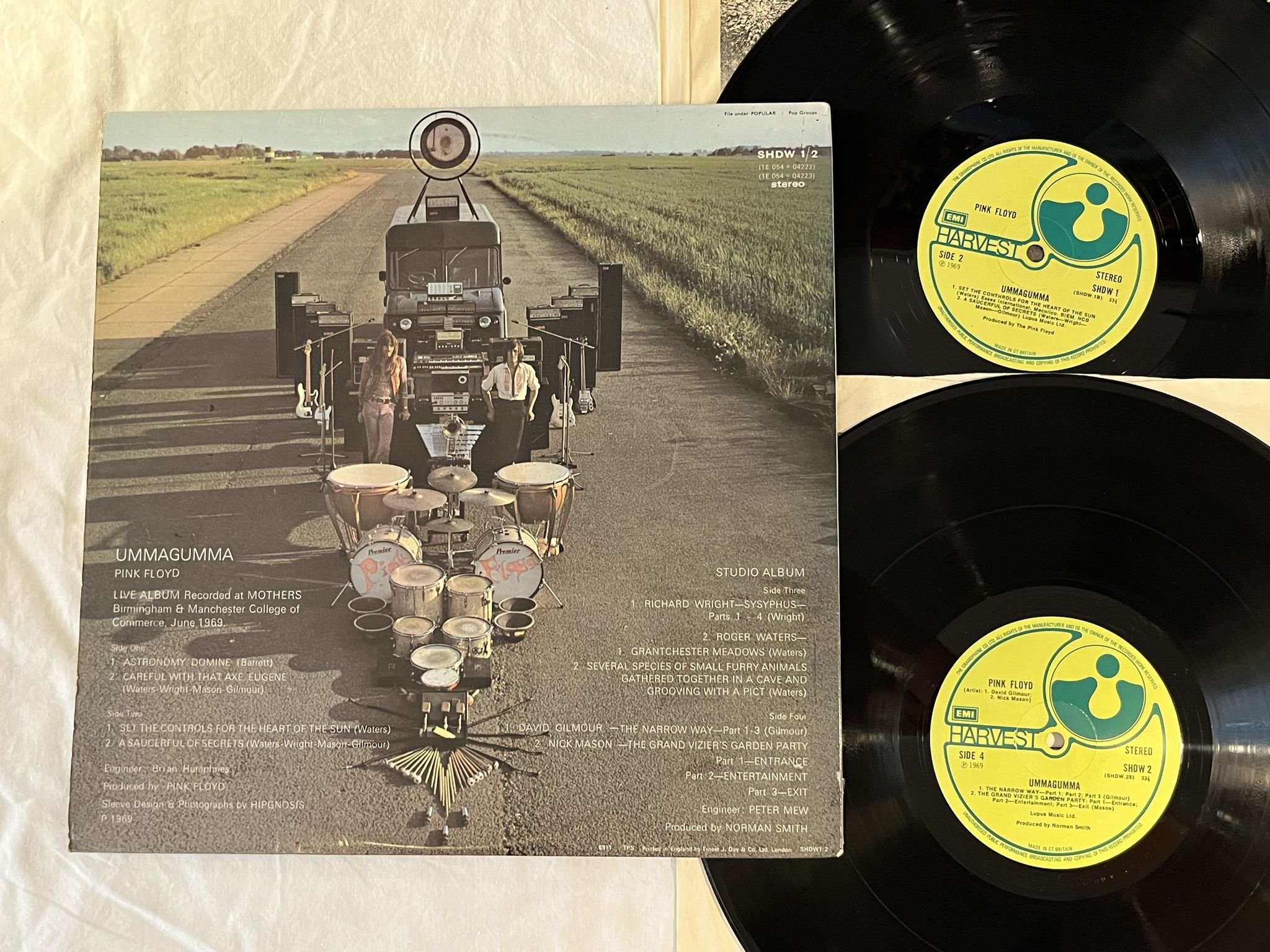 Omslagsbild för skivan PINK FLOYD ummagumma 2xLP -71 UK HARVEST SHDW 1/2