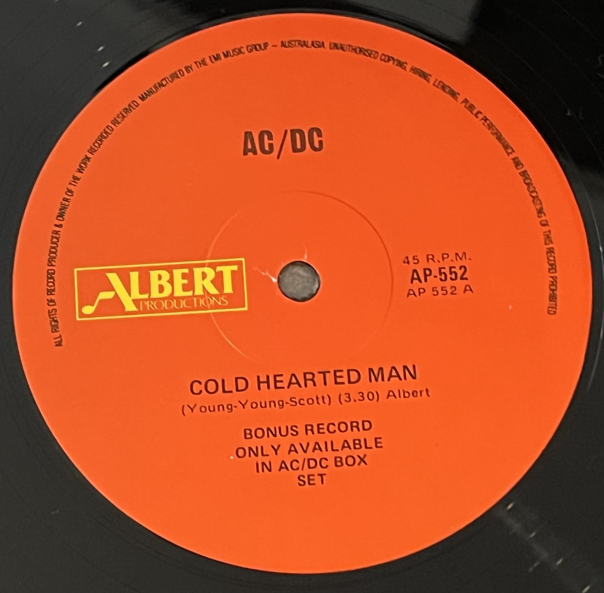 Omslagsbild för skivan AC/DC Vol. 1 6xLP box -8? Australia & New Zealand ALBERT AC/DC1 ** RARE **