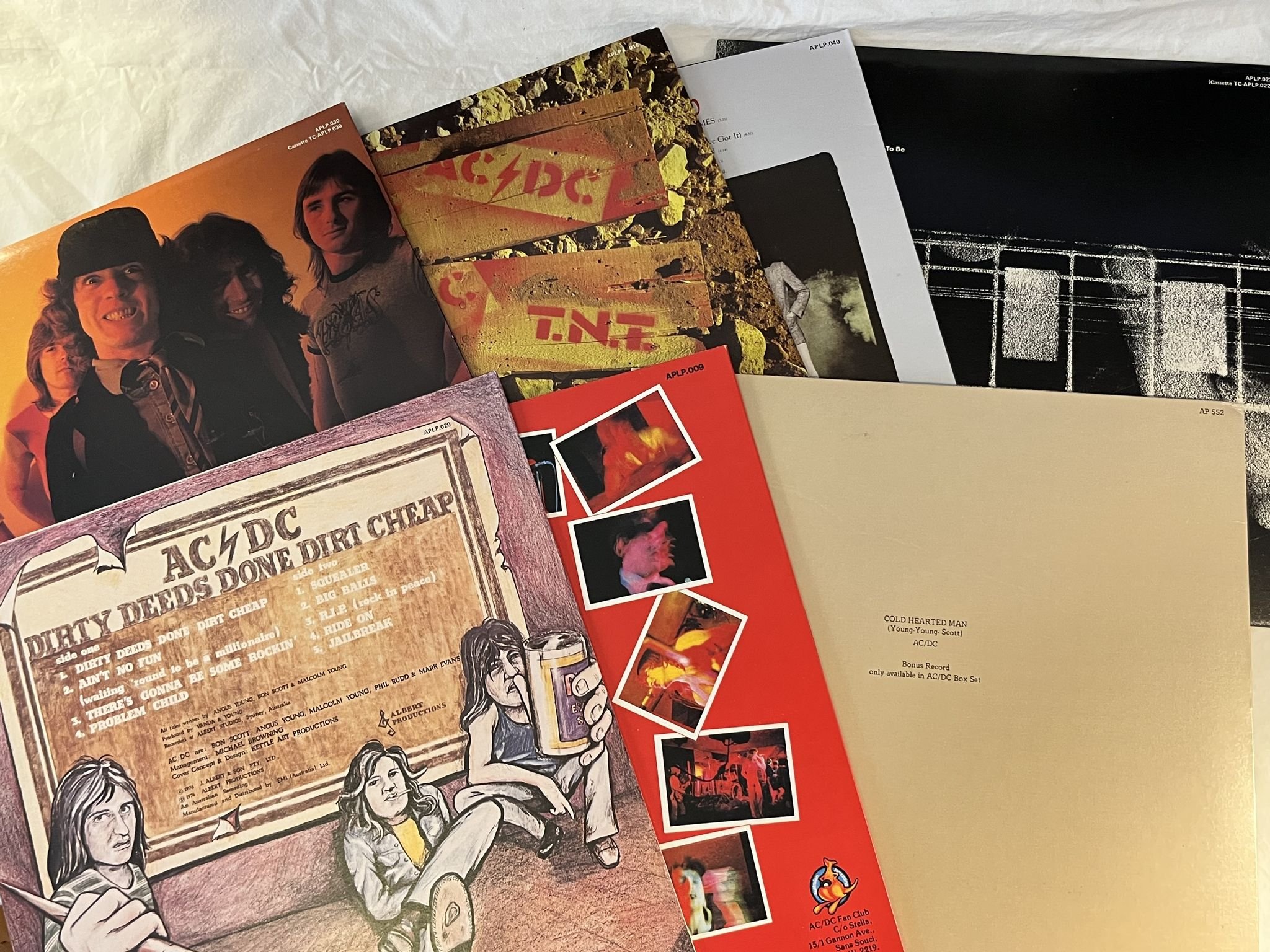 Omslagsbild för skivan AC/DC Vol. 1 6xLP box -8? Australia & New Zealand ALBERT AC/DC1 ** RARE **