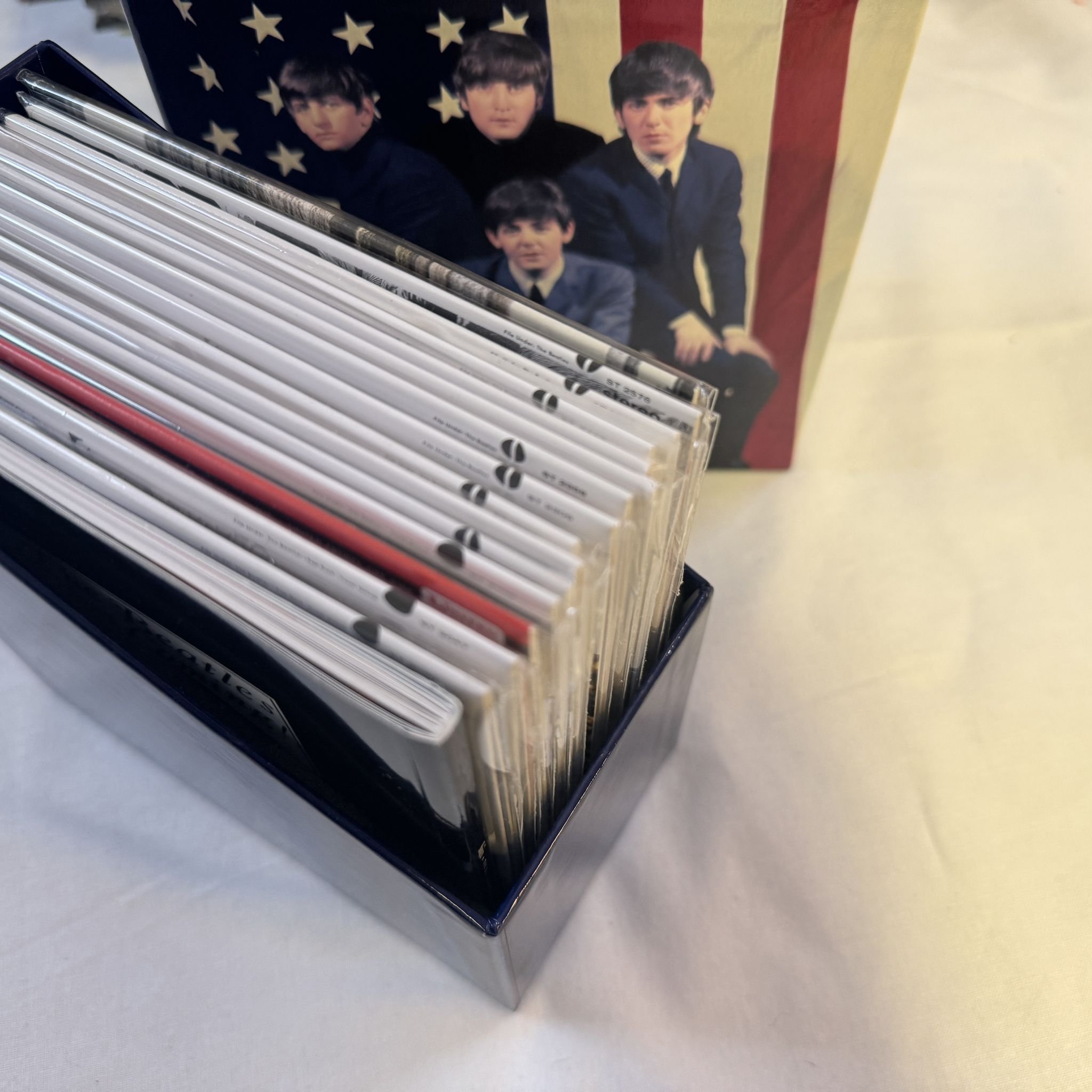 Omslagsbild för skivan THE BEATLES the U.S. album CD -2014 Apple Records – B0019645-02