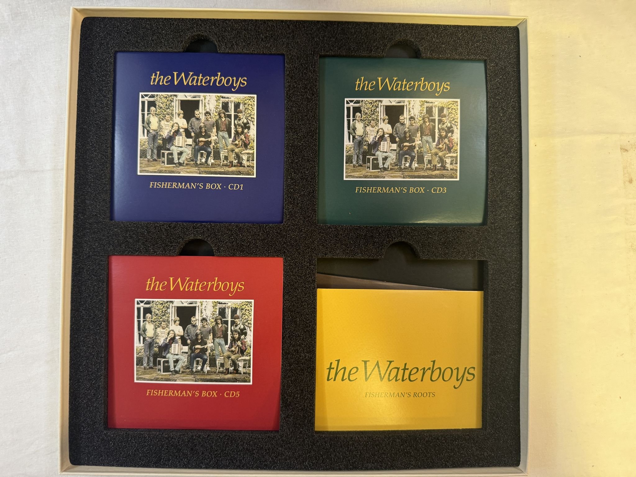 Omslagsbild för skivan THE WATERBOYS fisherman's box LP -2013 Chrysalis – 825646410927