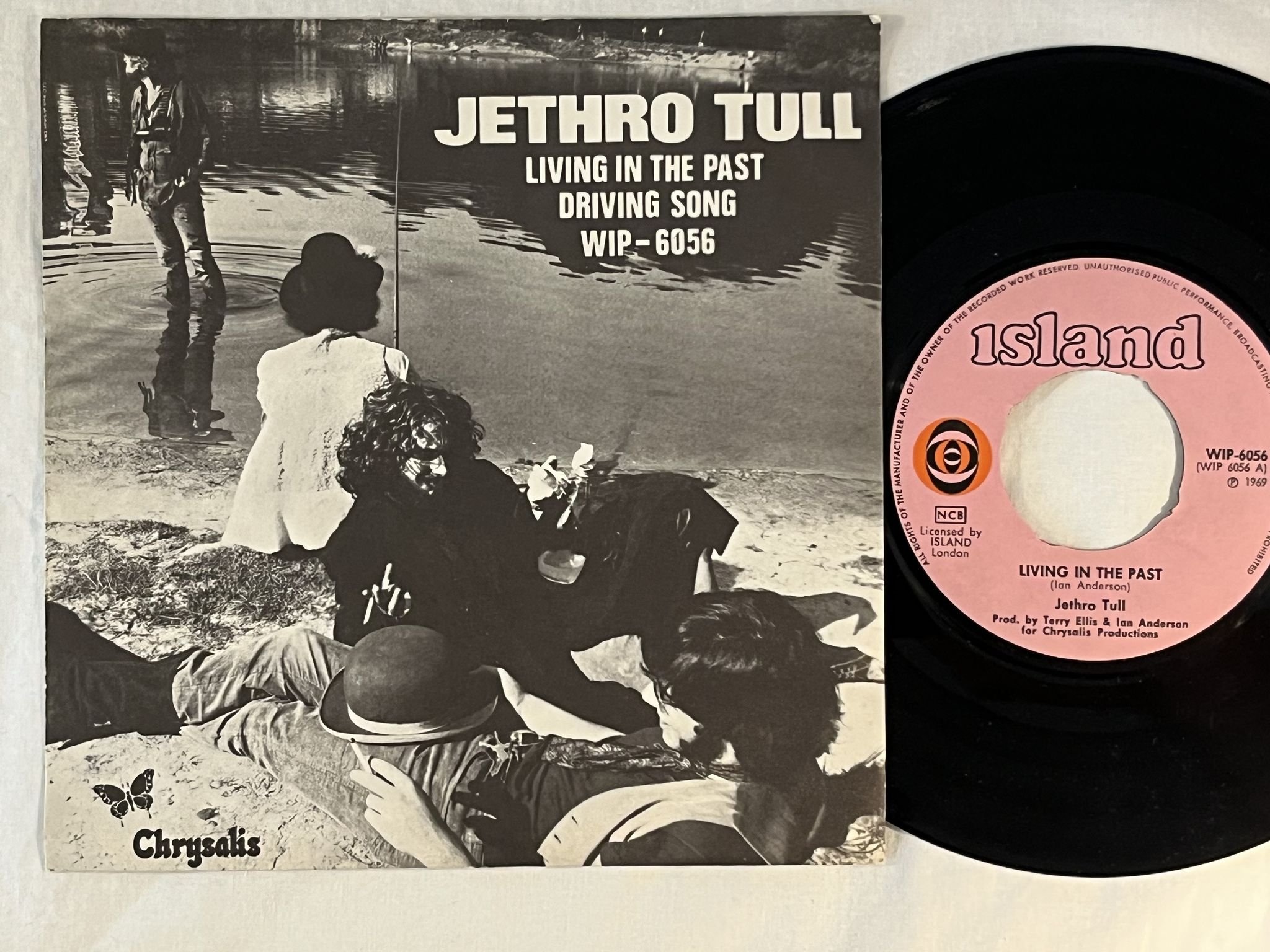 Omslagsbild för skivan JETHRO TULL living in the past 7" ncb -69 ISLAND WIP 6056