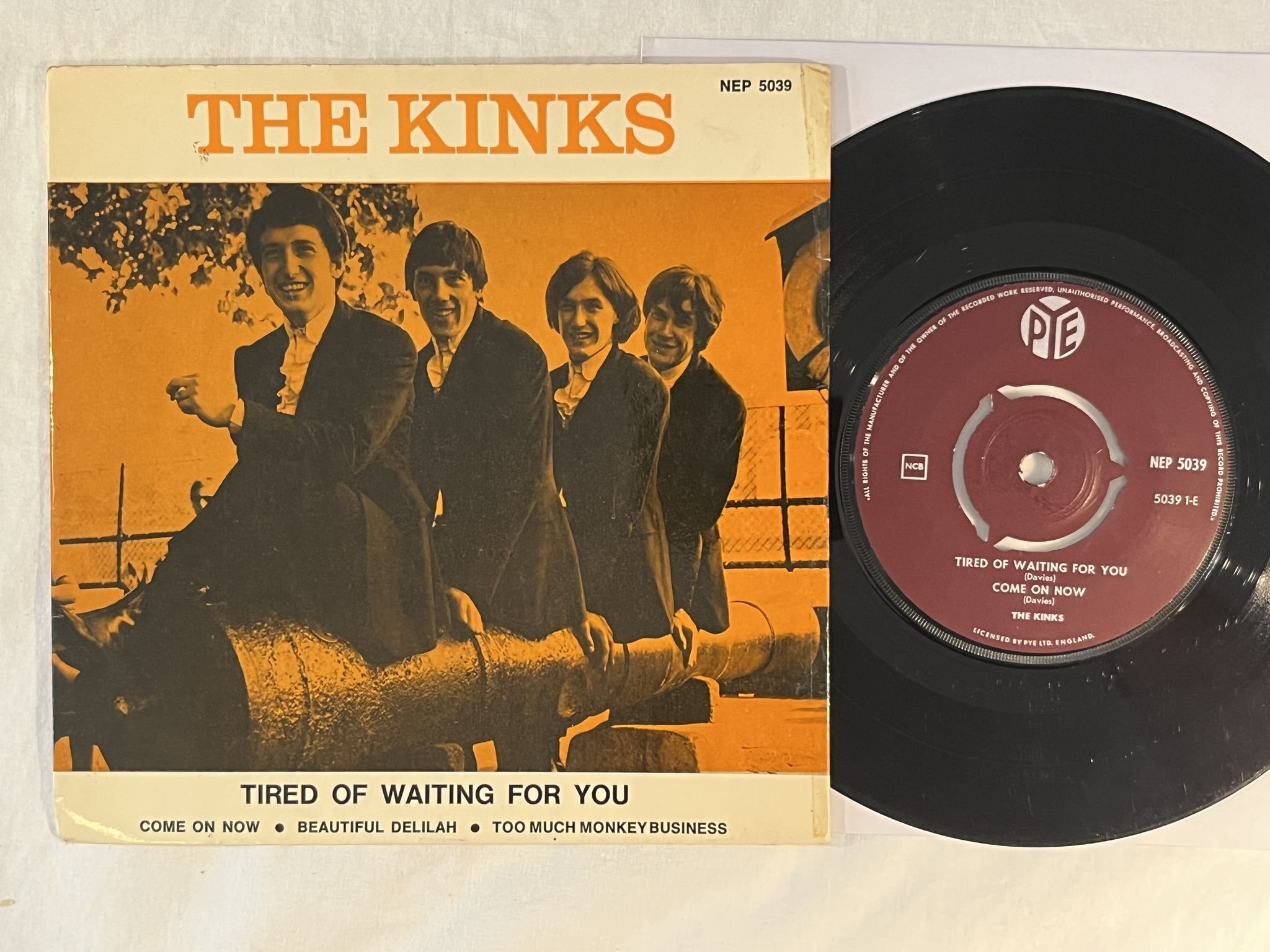 Omslagsbild för skivan THE KINKS Tired Of Waiting For You 7" -65 Swe PYE NEP 5039