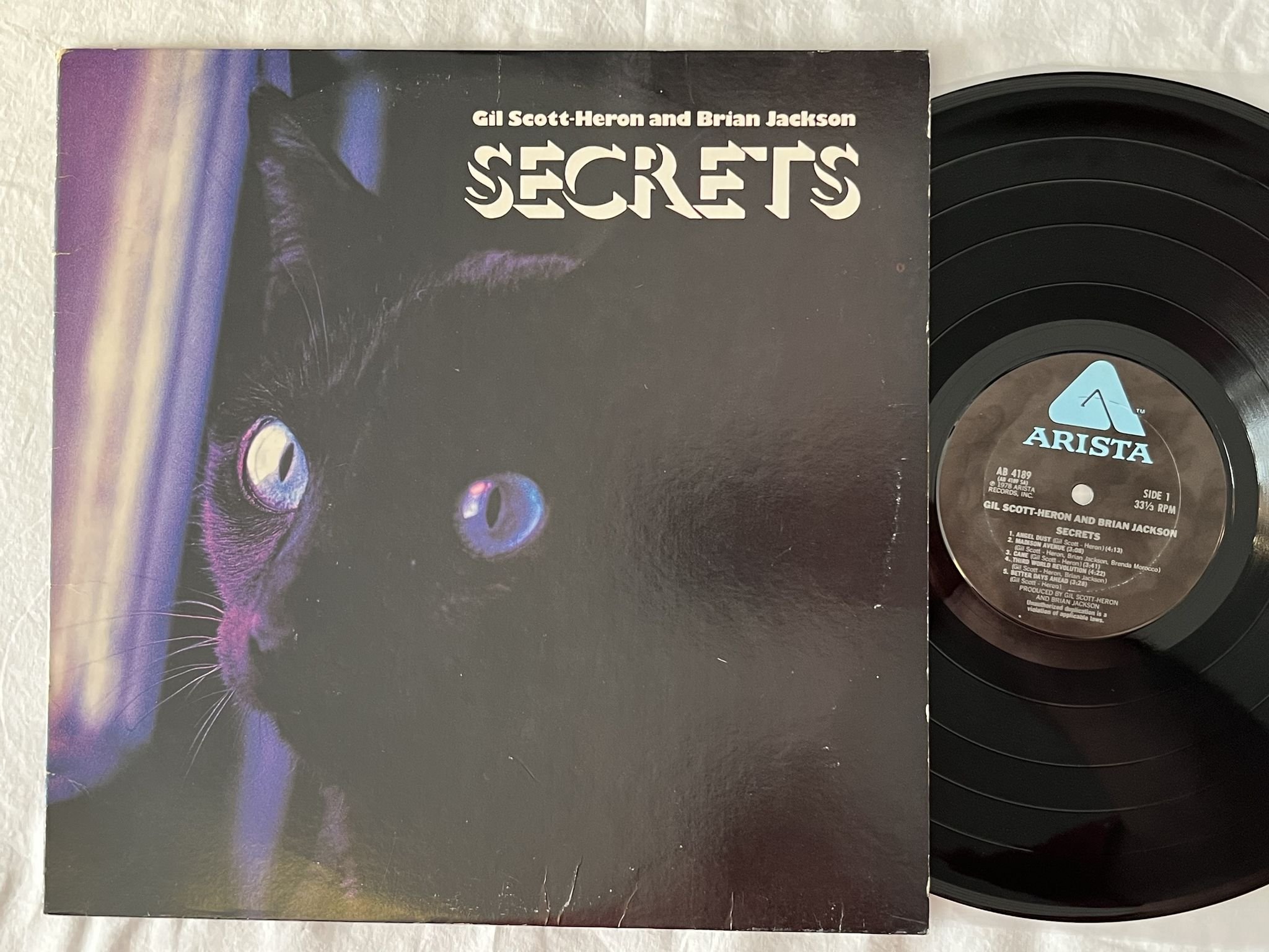 Omslagsbild för skivan GIL SCOTT-HERON & BRIAN JACKSON secrets LP -78 US ARISTA AB 4189