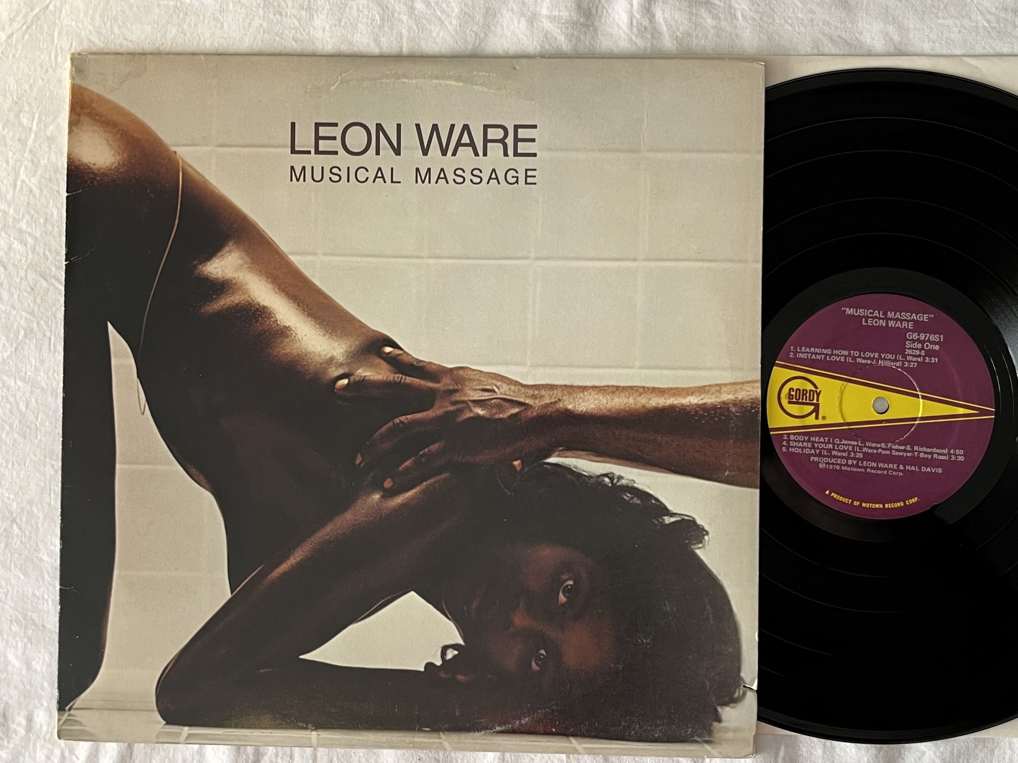 Omslagsbild för skivan LEON WARE musical massage LP -76 US GORDY G6-976S1