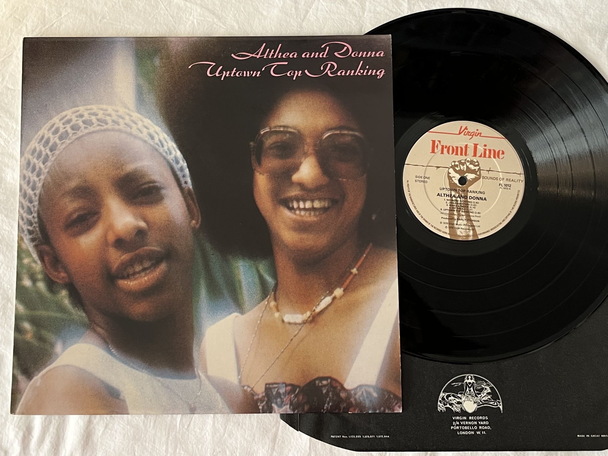 Omslagsbild för skivan ALTHEA AND DONNA uptown top ranking LP -78 UK FRONT LINE FL 1012
