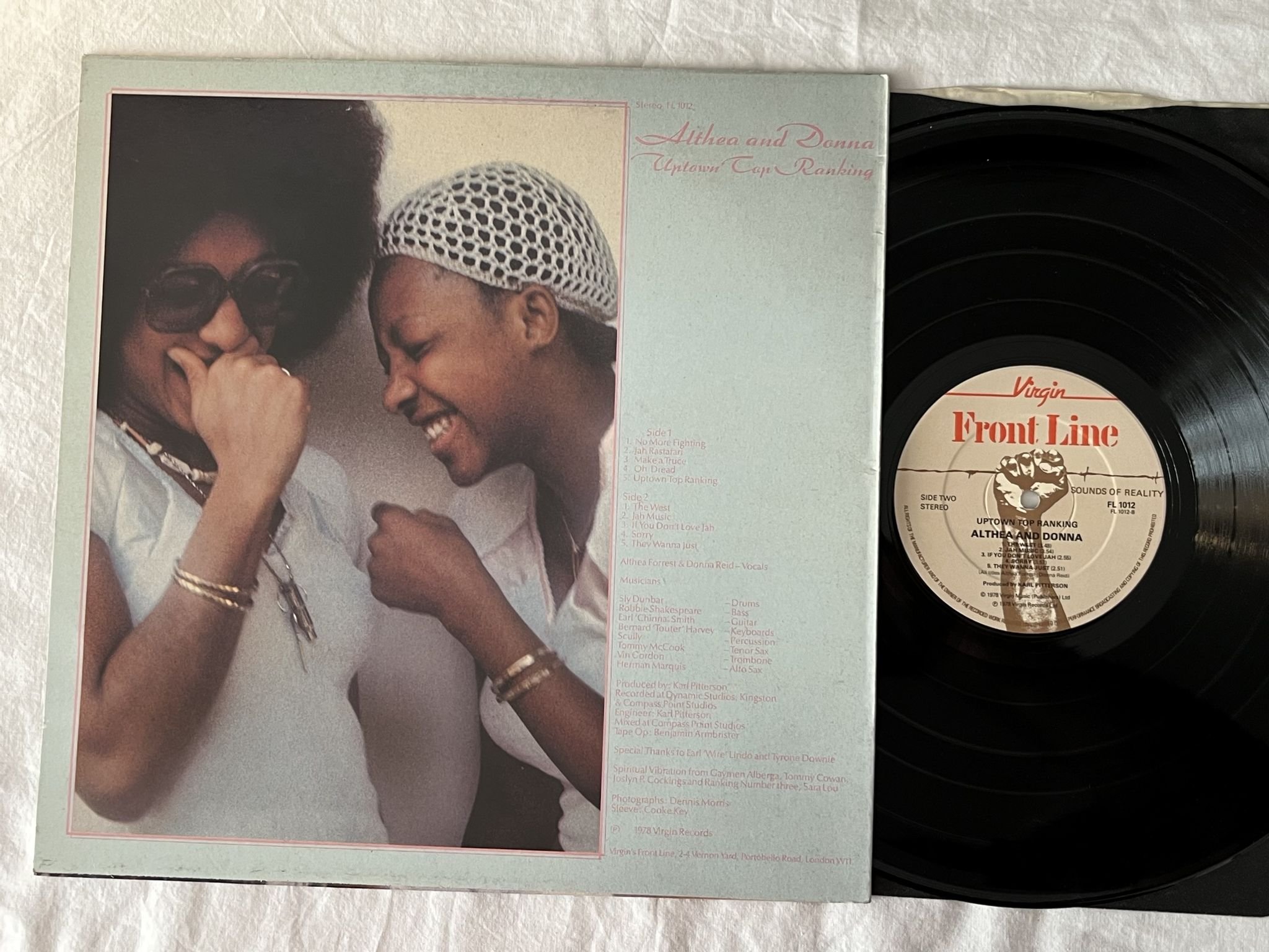 Omslagsbild för skivan ALTHEA AND DONNA uptown top ranking LP -78 UK FRONT LINE FL 1012