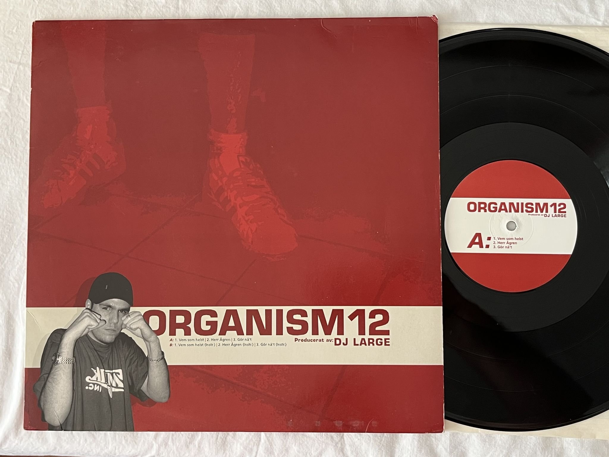 Omslagsbild för skivan ORGANISM 12 Vem Som Helst 12" Swe 2001 NO MONKEY BUSINESS ENTERTAINMENT