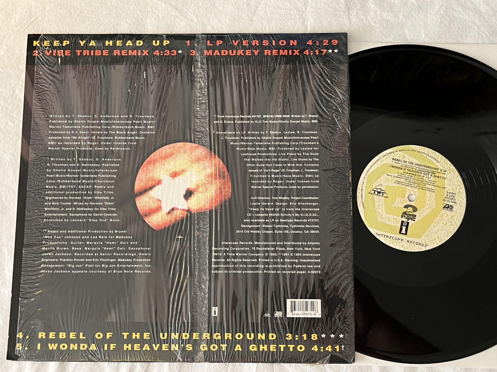 Omslagsbild för skivan 2-PAC keep your head up 12" -93 US interscope 0-95972