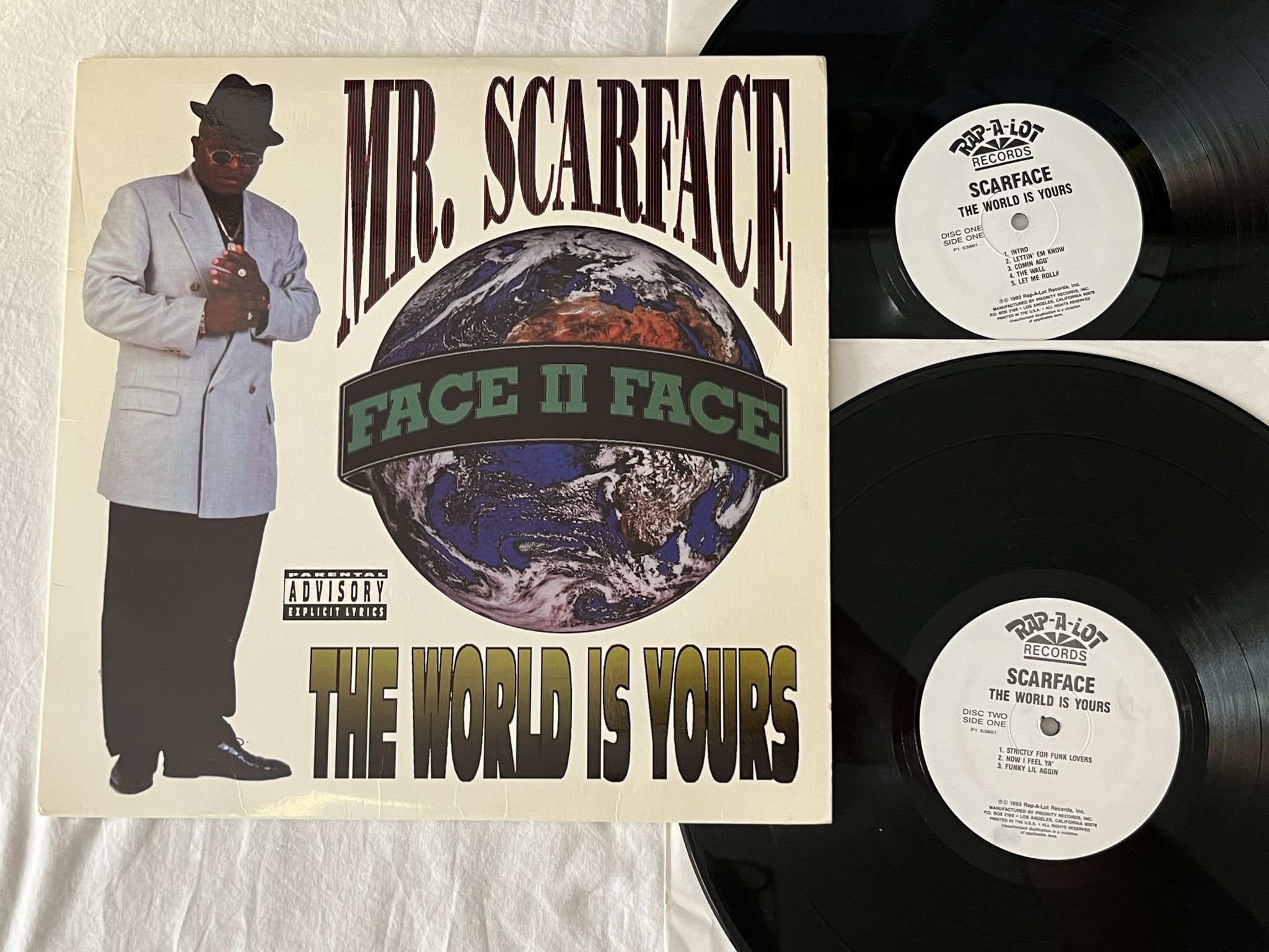Omslagsbild för skivan SCARFACE The World Is Yours 2xLP -93 US RAP-A-LOT P1 53861