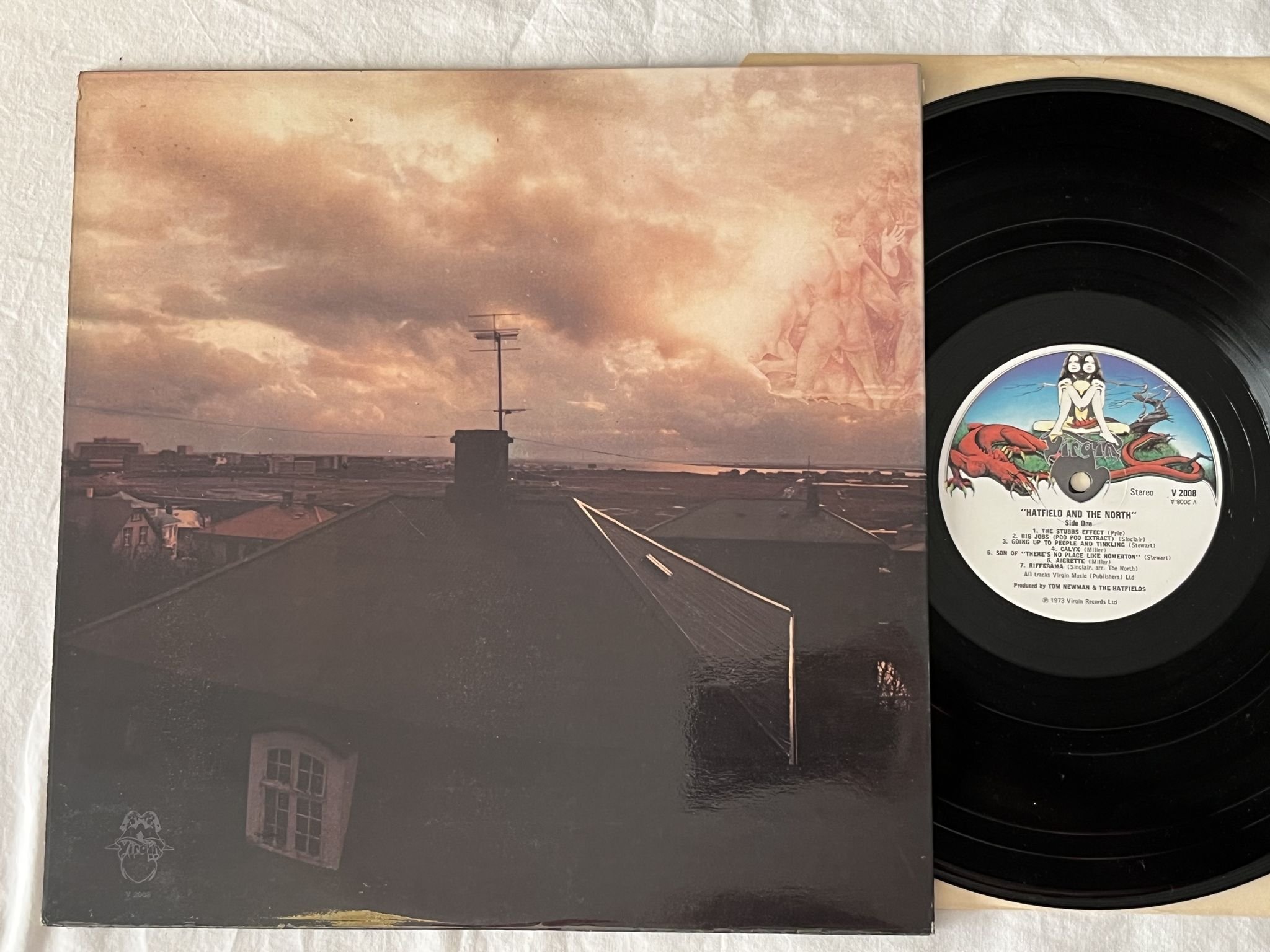 Omslagsbild för skivan HATFIELD AND THE NORTH s/t LP -73 UK VIRGIN V2008 ** Colour Twins Labels **