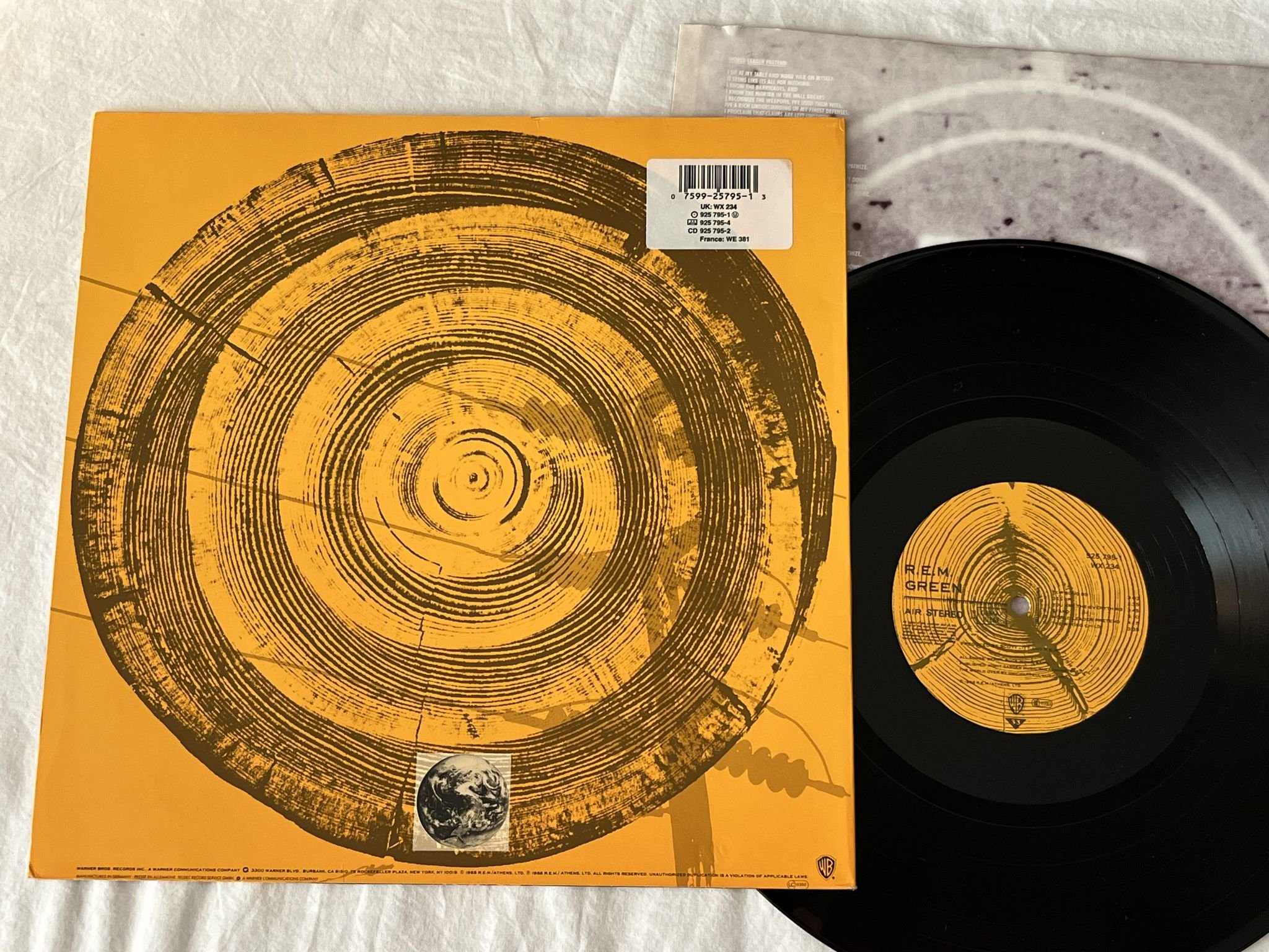 Omslagsbild för skivan R.E.M. green LP -88 WARNER BROS 925 795-1