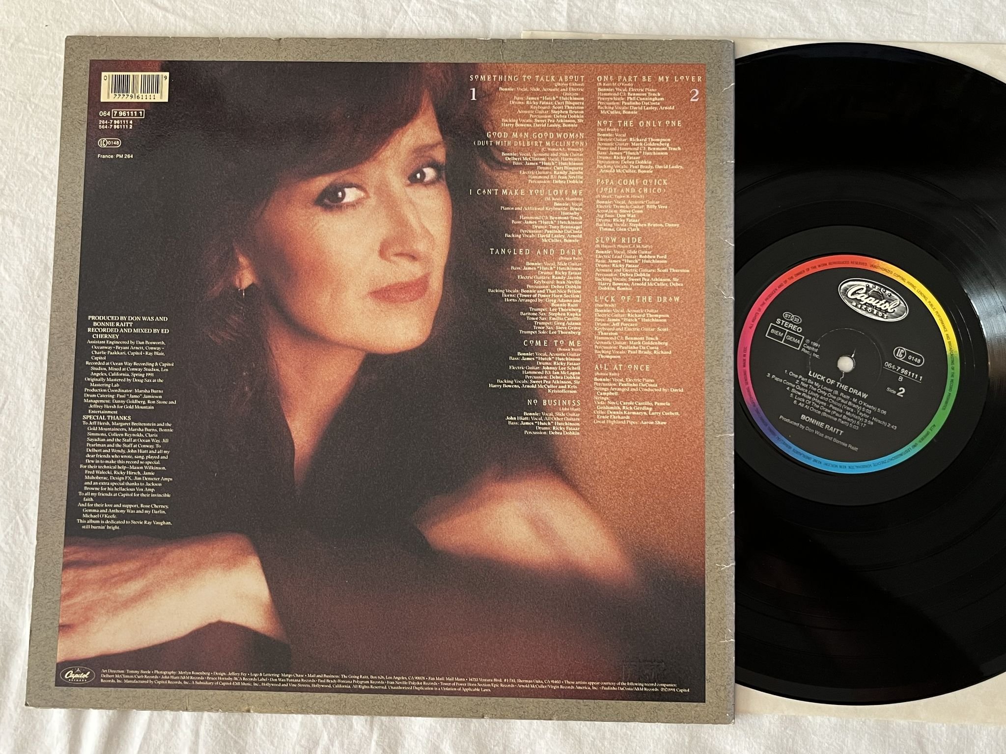 Omslagsbild för skivan BONNIE RAITT Luck Of The Draw LP -91 CAPITOL 064-7 96111 1