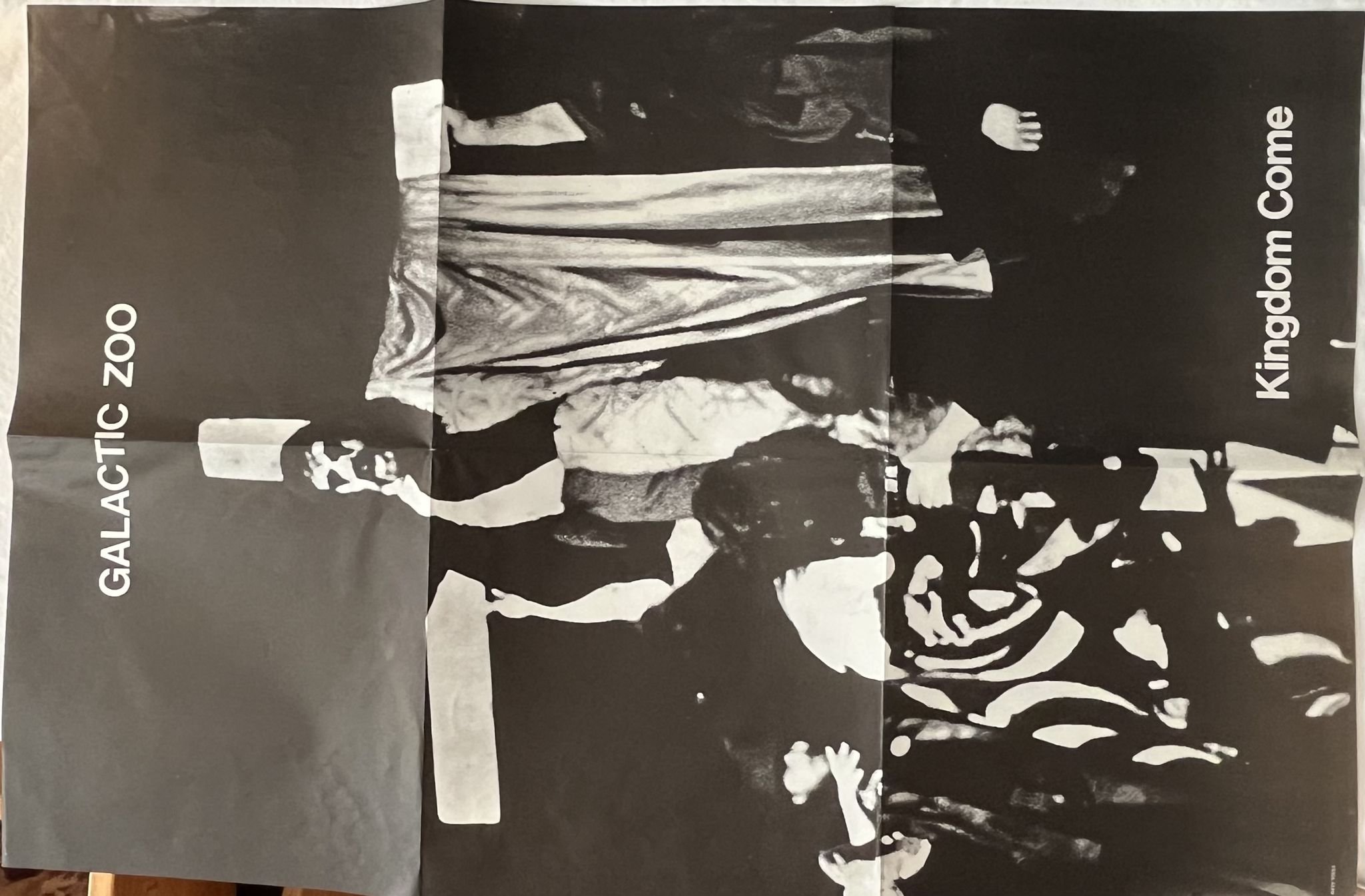 Omslagsbild för skivan KINGDOM COME galactic zoo dossier LP -71 UK POLYDOR 2310130 *** poster ***