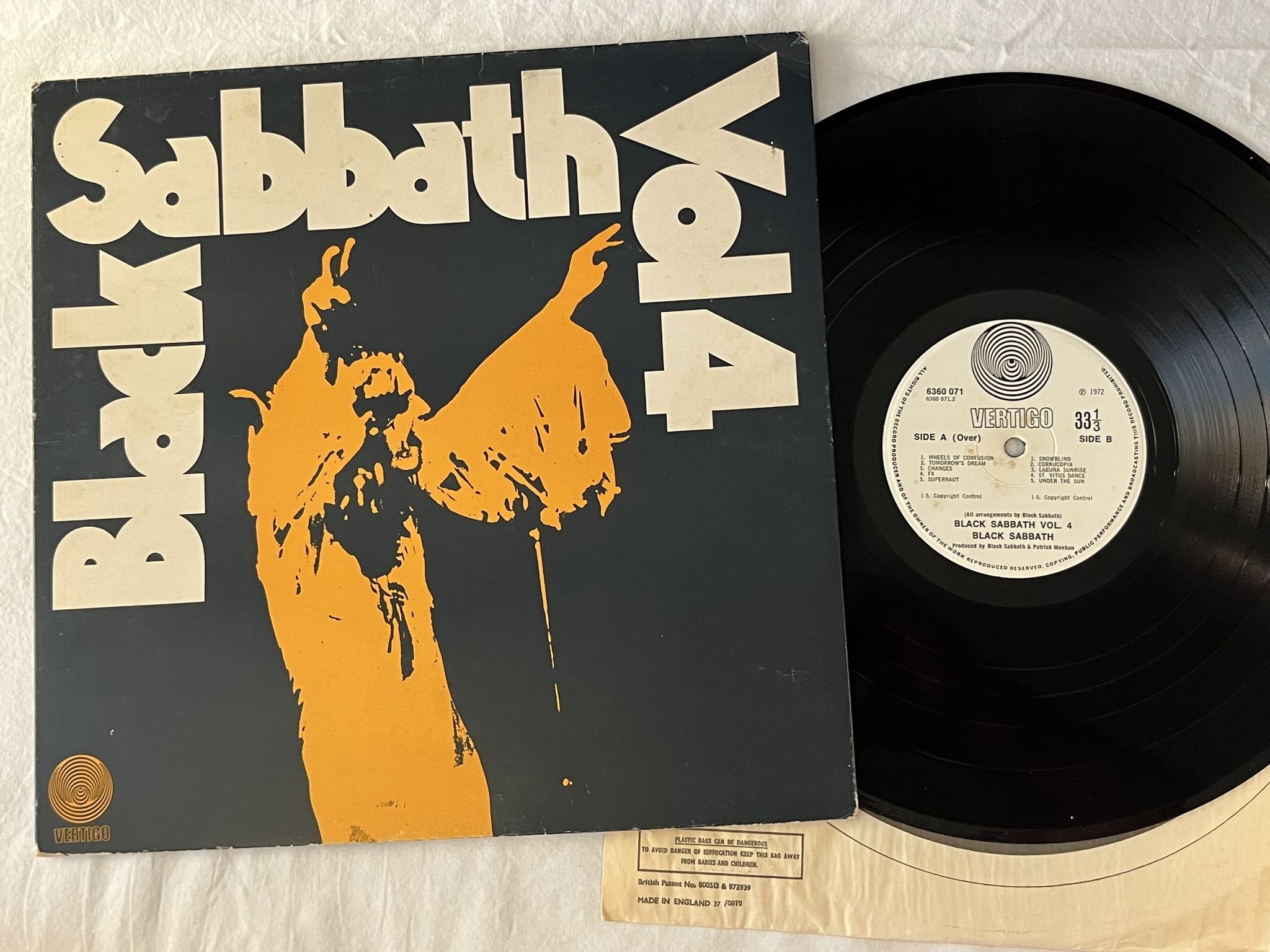 Omslagsbild för skivan BLACK SABBATH vol 4 LP -72 UK VERTIGO 6360071 *** INSERT ***
