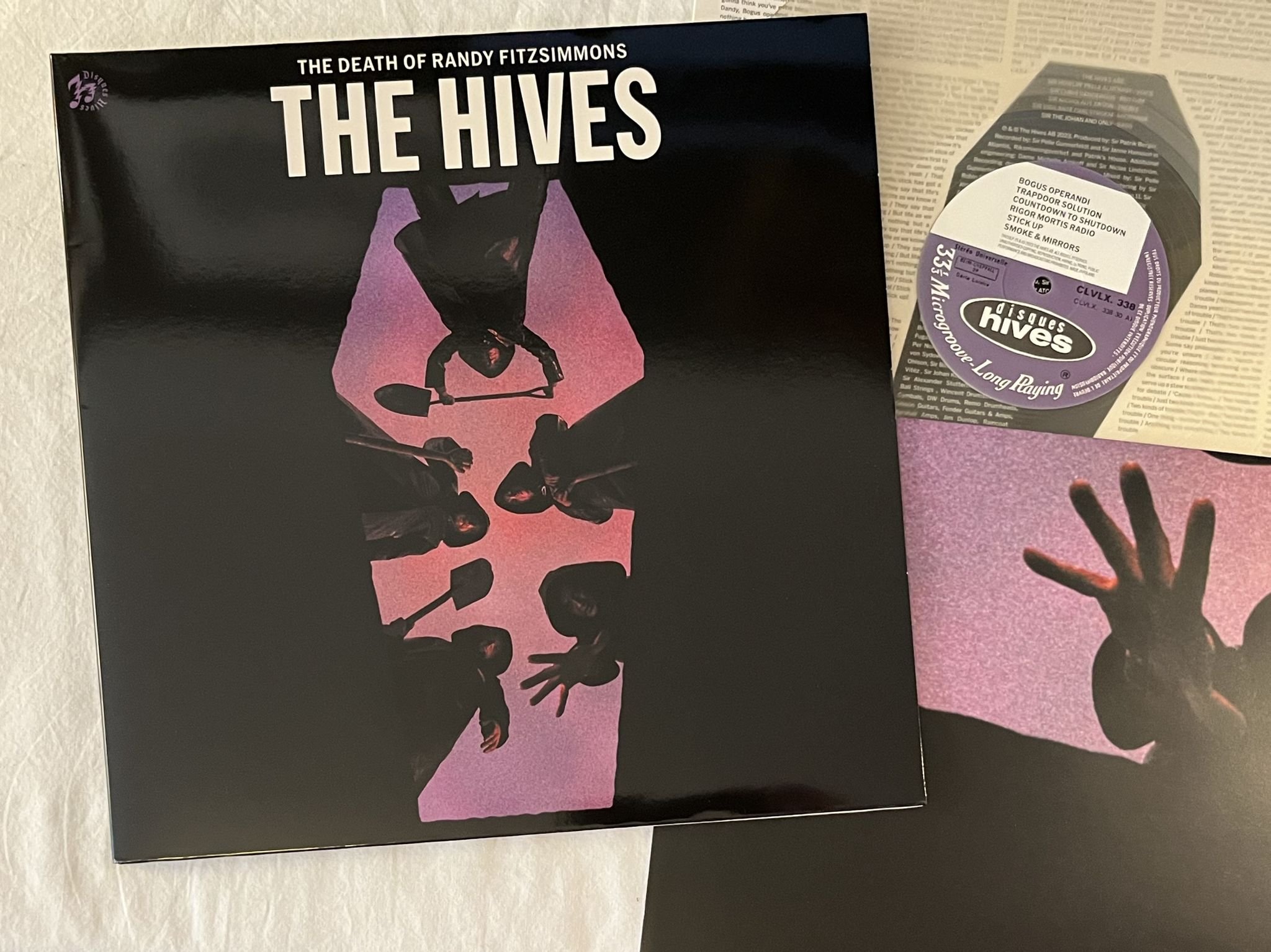Omslagsbild för skivan THE HIVES The Death Of Randy Fitzsimmons LP 2023 *** comes with signed card ***