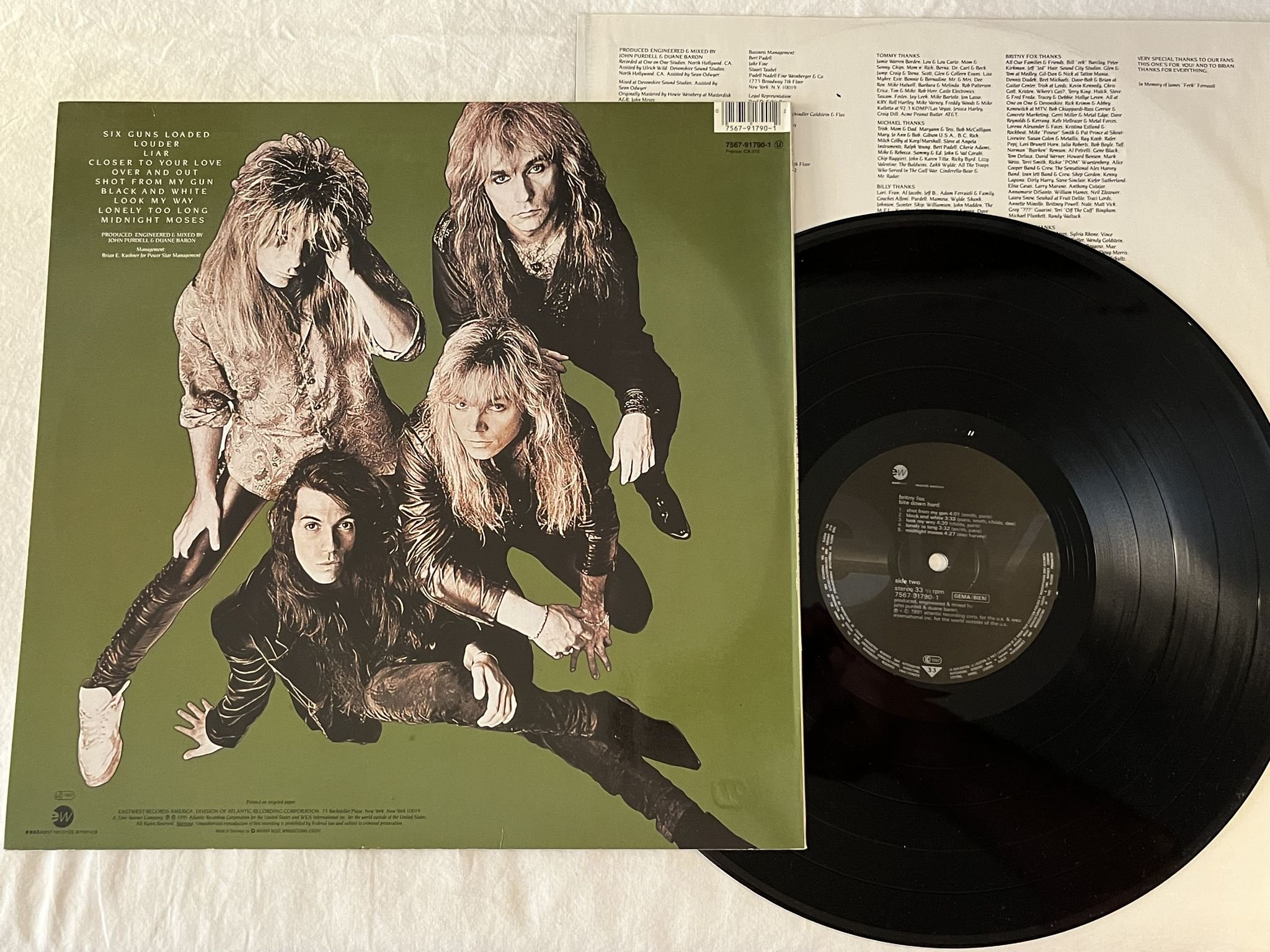 Omslagsbild för skivan BRITNY FOX Bite Down Hard LP -91 eastwest 7567-91790-1 *** Very Rare ***