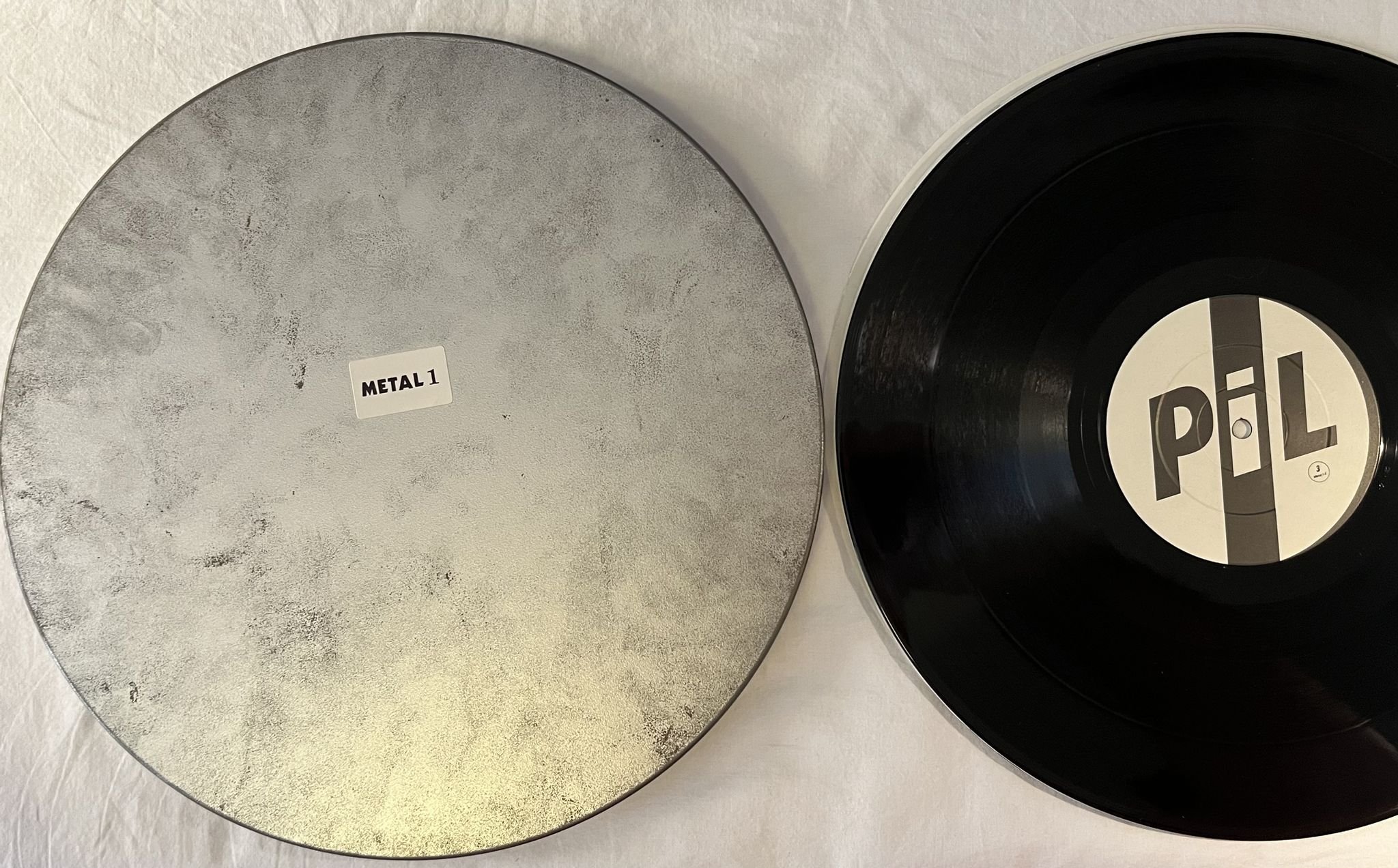 Omslagsbild för skivan PIL Metal Box 3x12"VINYL -79 VIRGIN METAL 1 *** VERY RARE ***