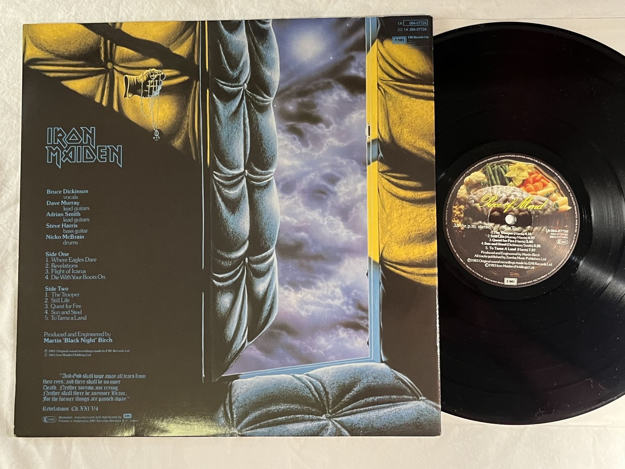 Omslagsbild för skivan IRON MAIDEN piece of mind LP -83 EMI 1A 064-07724