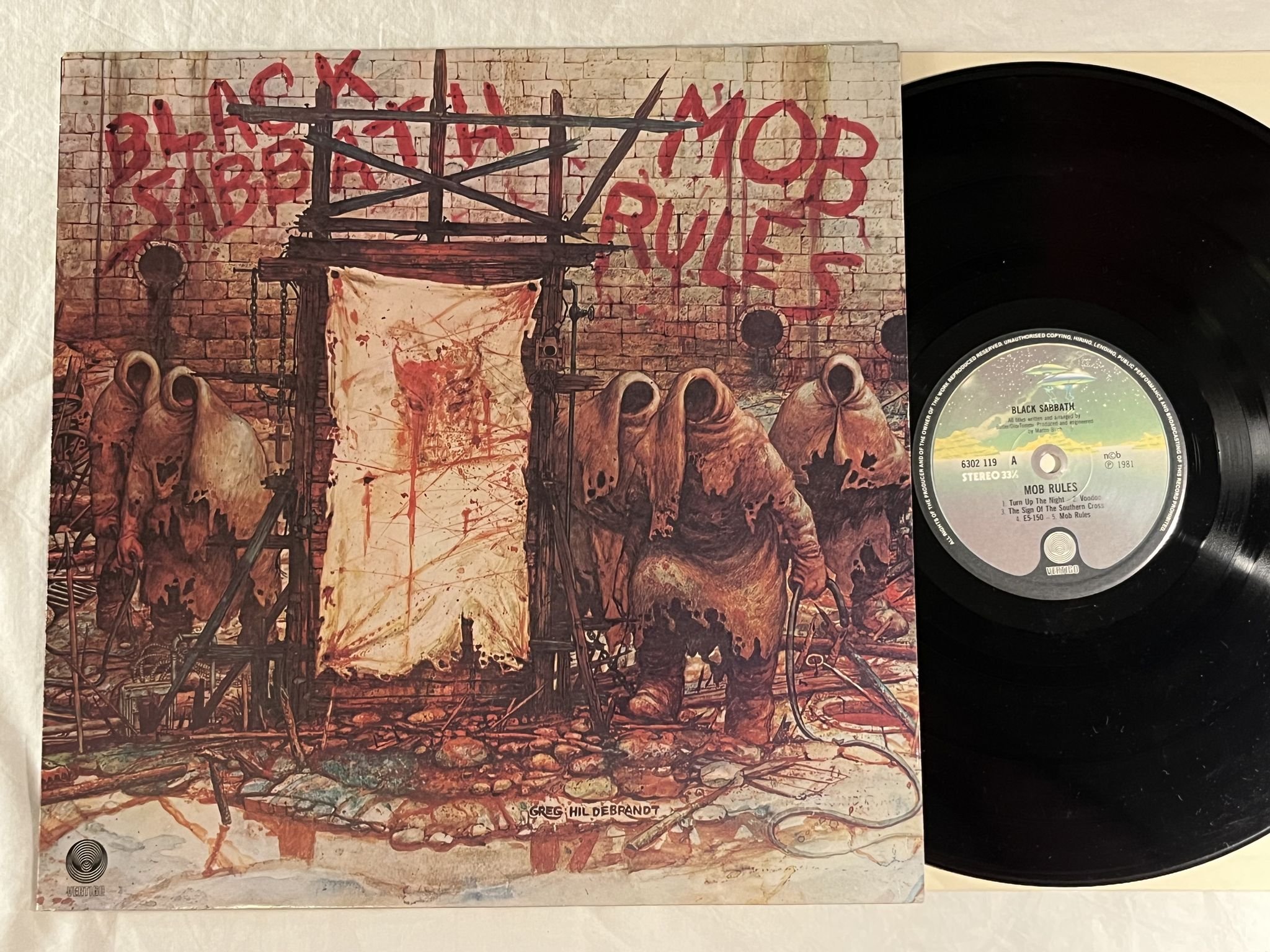 Omslagsbild för skivan BLACK SABBATH mob rules LP -81 ncb VERTIGO 6302 119