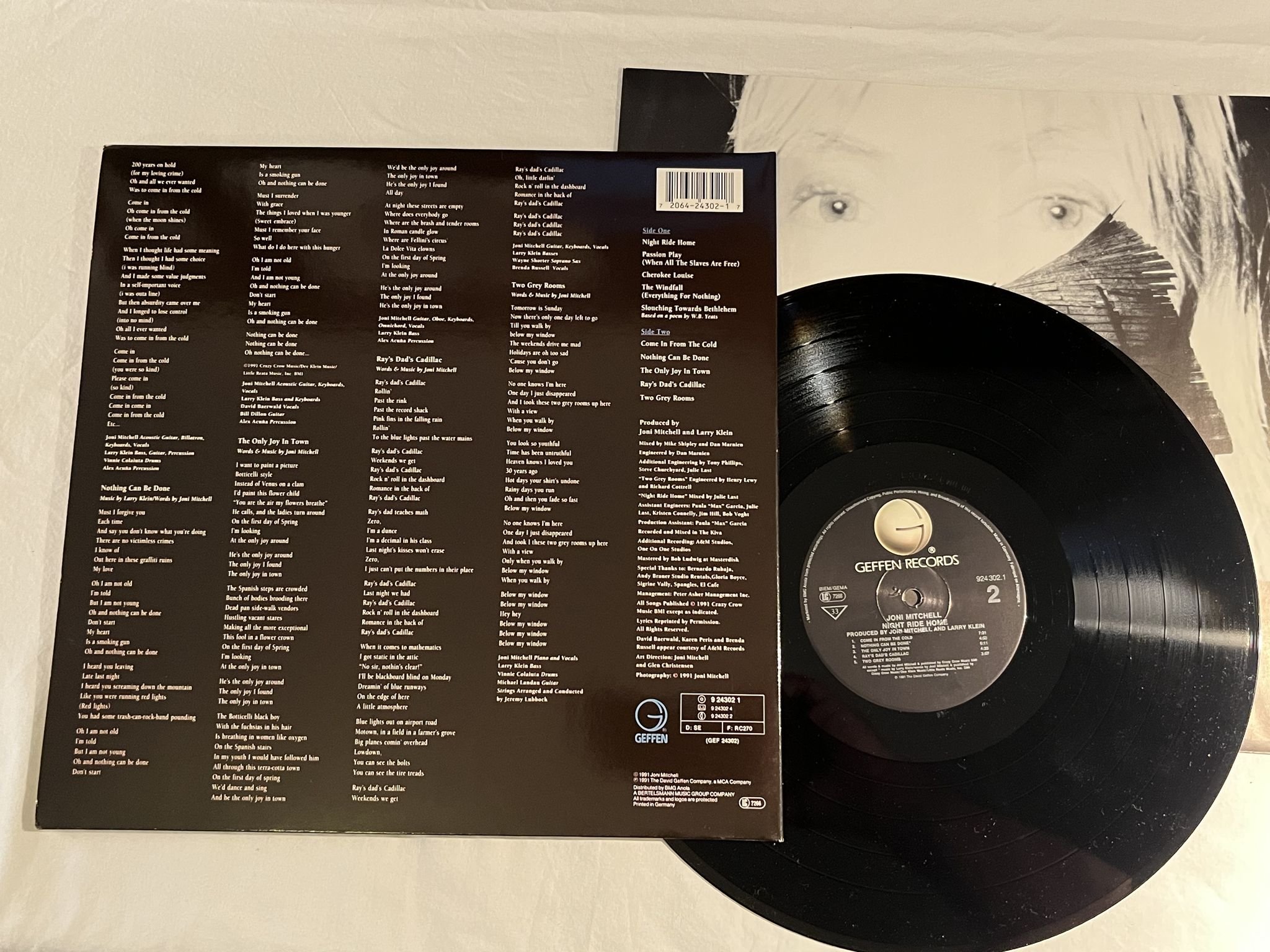 Omslagsbild för skivan JONI MITCHELL night ride home LP -91 GEFFEN 924302-1