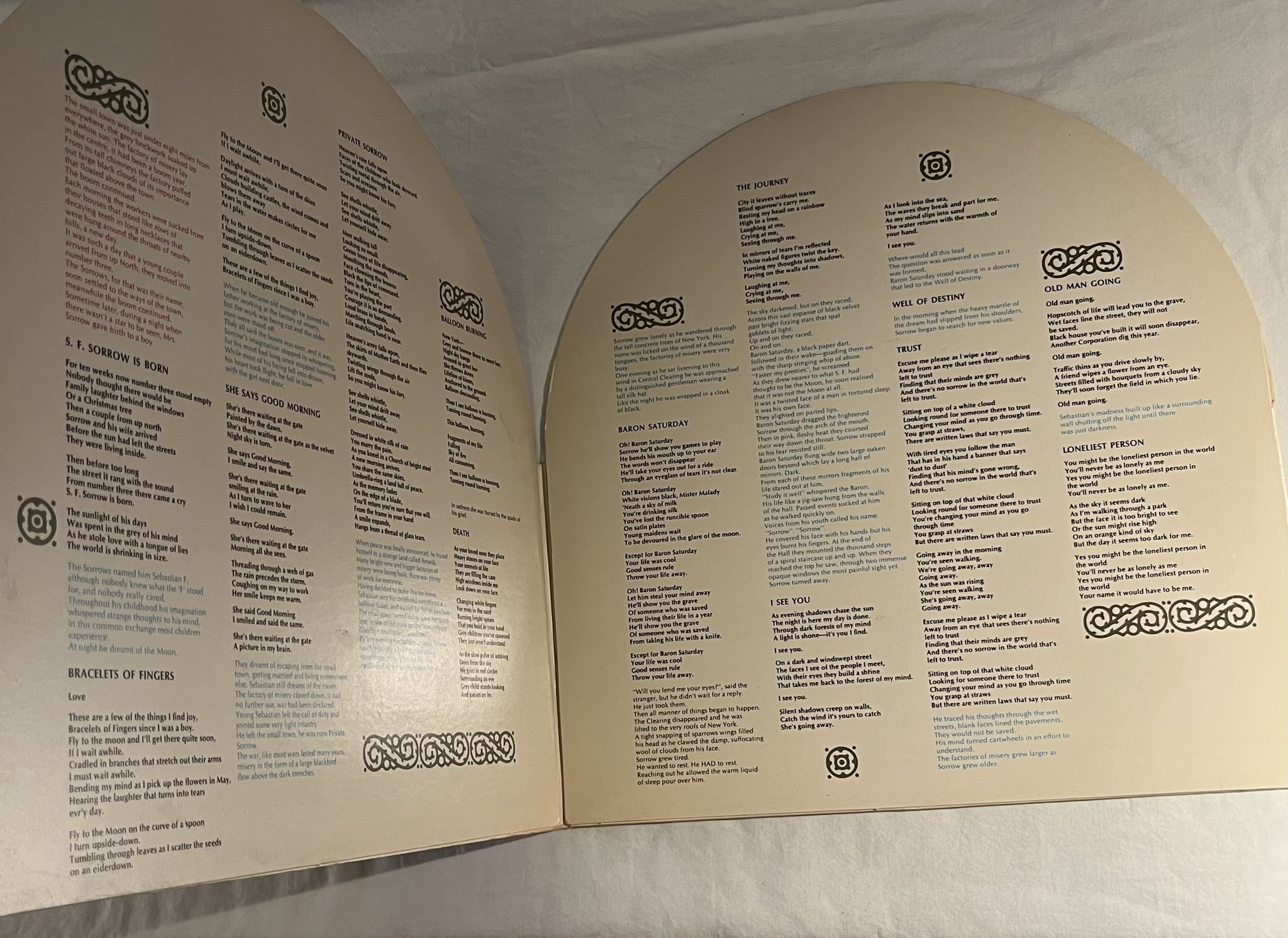 Omslagsbild för skivan THE PRETTY THINGS s.f. sorrow LP -69 US RARE EARTH RS 506 DJ *** RARE PROMO ***