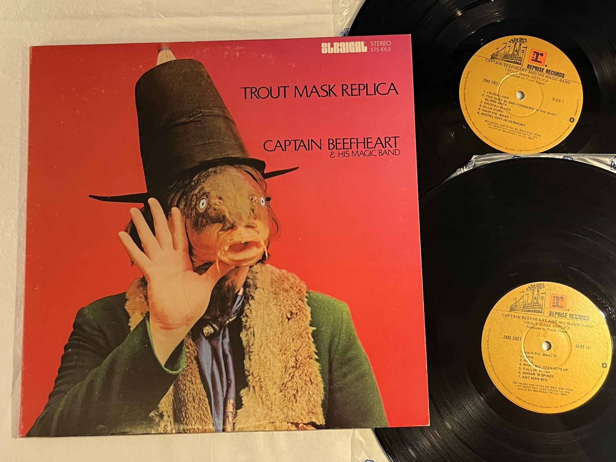 Omslagsbild för skivan CAPTAIN BEEFHEART & HIS MAGIC BAND trout mask replica 2xLP -76 US 2MS 2027