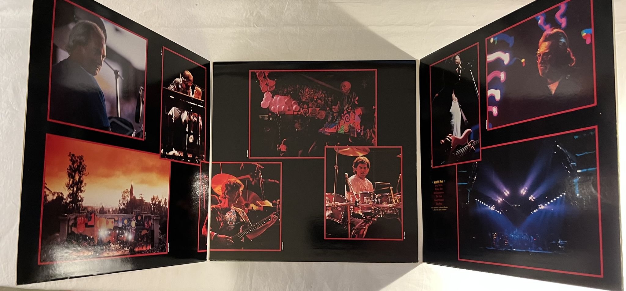 Omslagsbild för skivan GRATEFUL DEAD Without A Net 3xLP -90 ARISTA 303 935