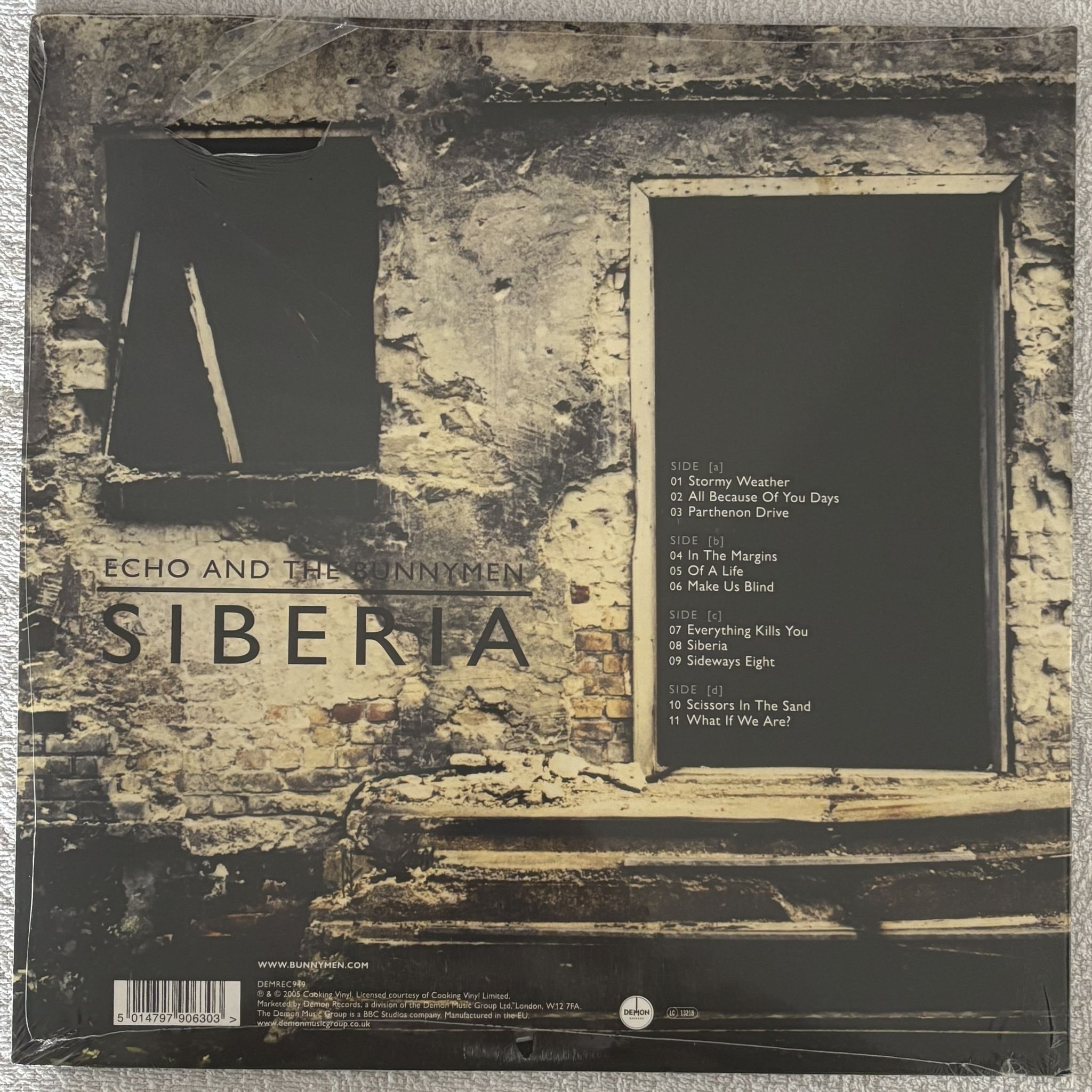 Omslagsbild för skivan ECHO AND THE BUNNYMAN siberia 2xLP Demon Records DEMREC949