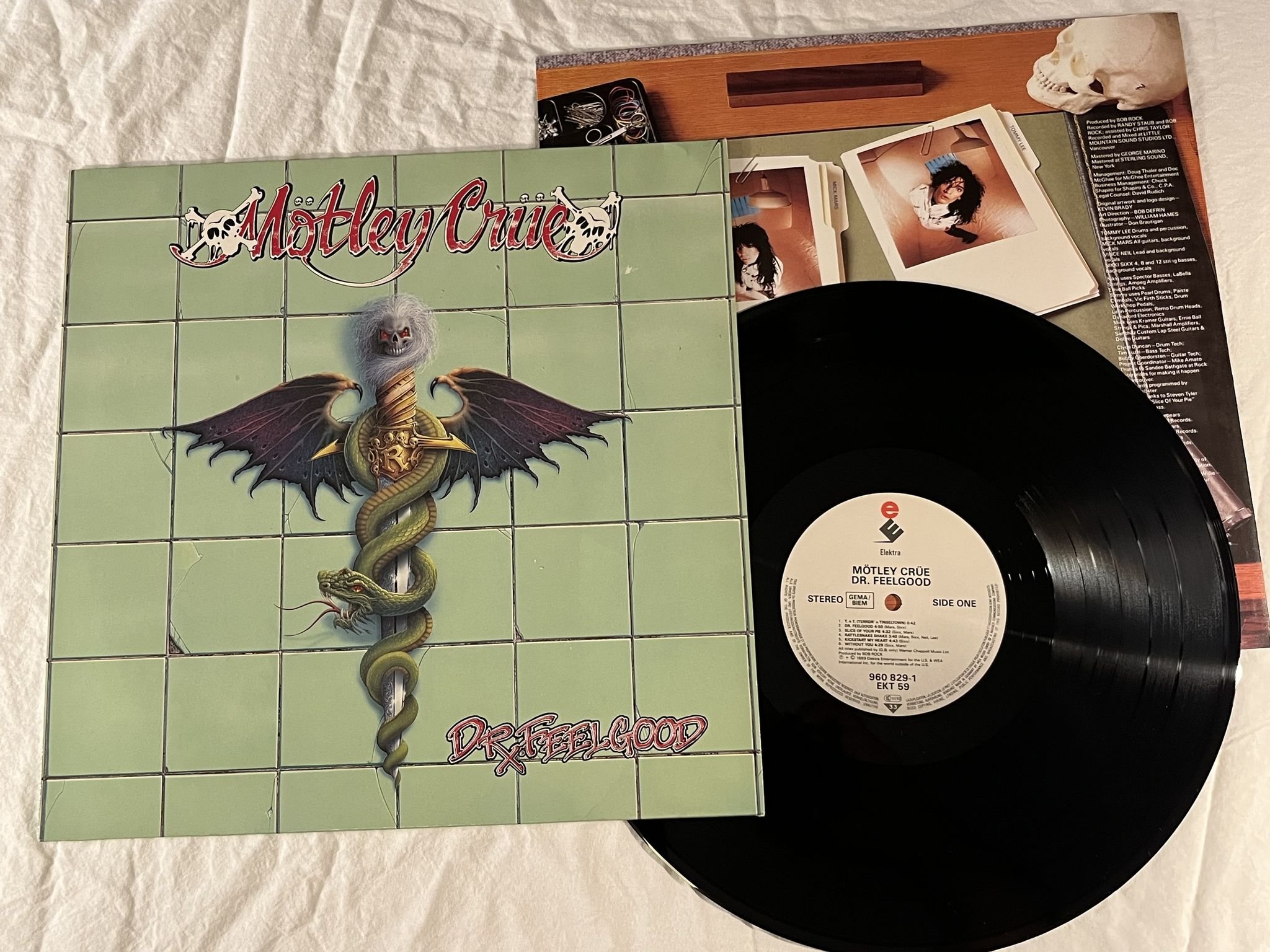 Omslagsbild för skivan MÖTLEY CRÜE dr feelgood LP -89 Ger ELEKTRA 960829-1