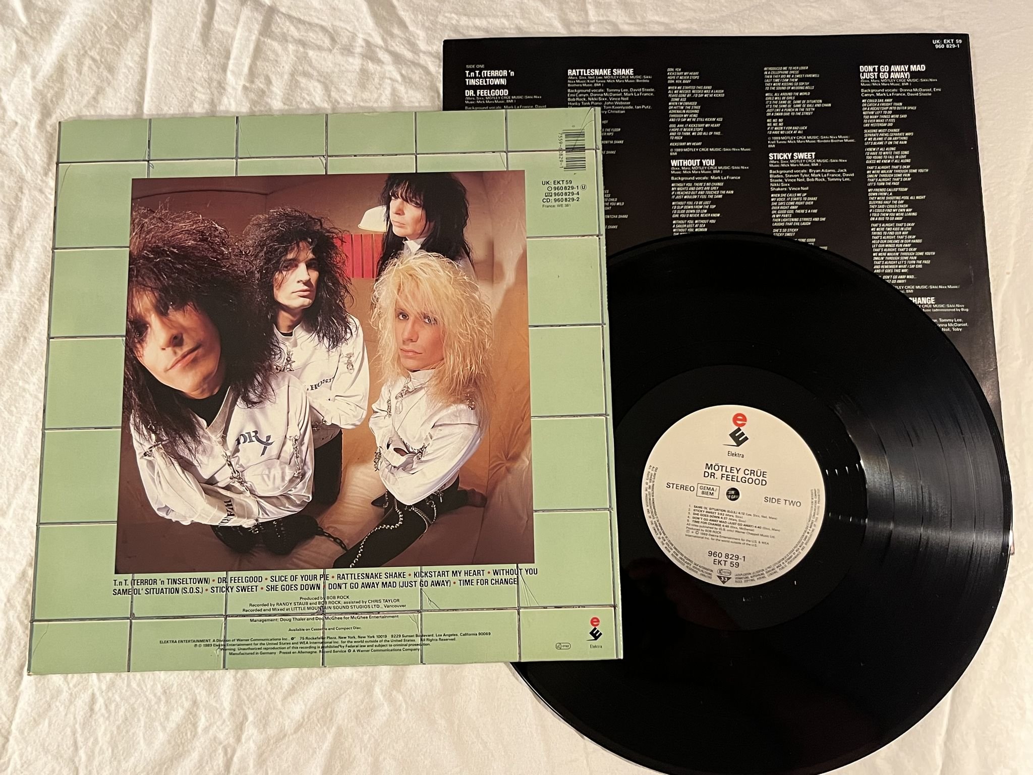 Omslagsbild för skivan MÖTLEY CRÜE dr feelgood LP -89 Ger ELEKTRA 960829-1