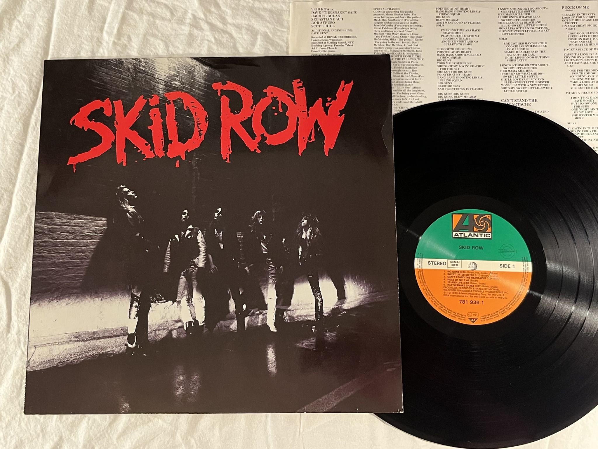 Omslagsbild för skivan SKID ROW s/t LP -89 Ger ATLANTIC 781 936-1