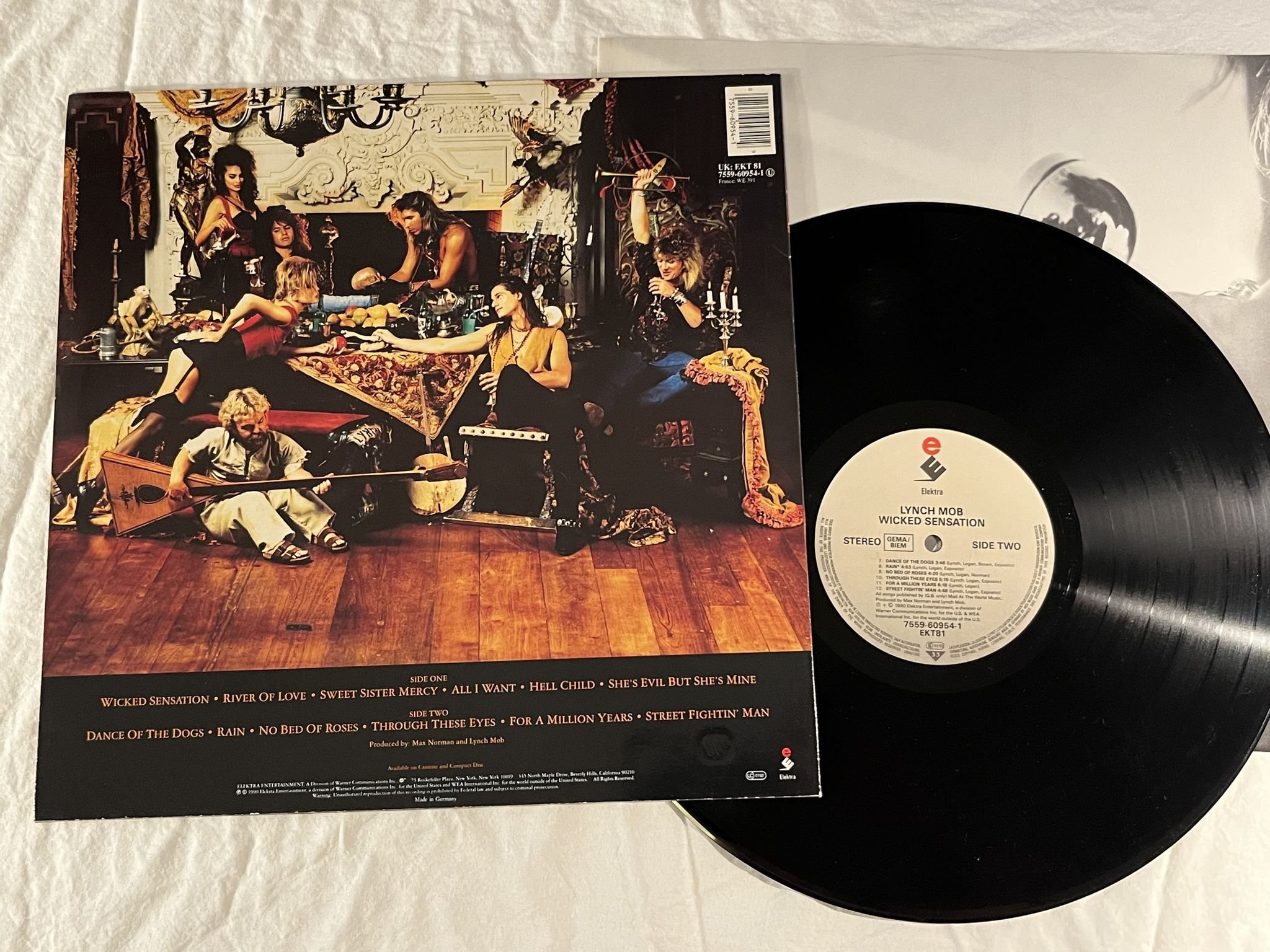 Omslagsbild för skivan LYNCH MOB wicked sensation LP -90 Ger ELEKTRA 7559 60954 1