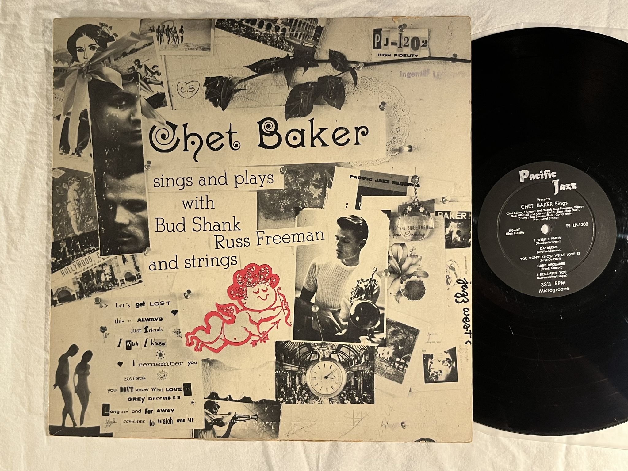 Omslagsbild för skivan CHET BAKER Sings And Plays LP -55 US PACIFIC JAZZ PJ-1202 ** Deep groove**