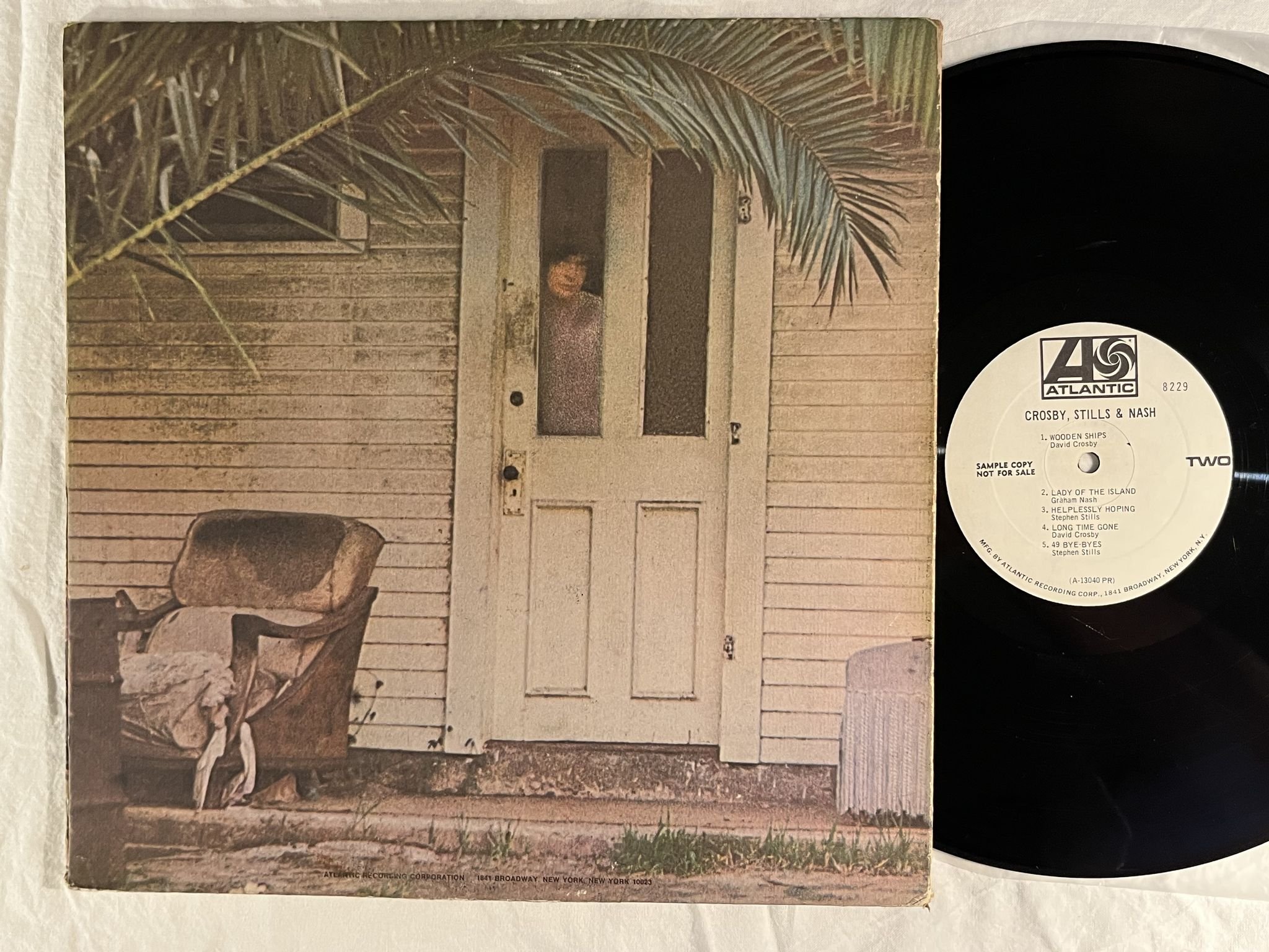 Omslagsbild för skivan CROSBY STILLS & NASH s/t LP -69 US ATLANTIC mono promo SD 8229 *** MEGA RARE ***